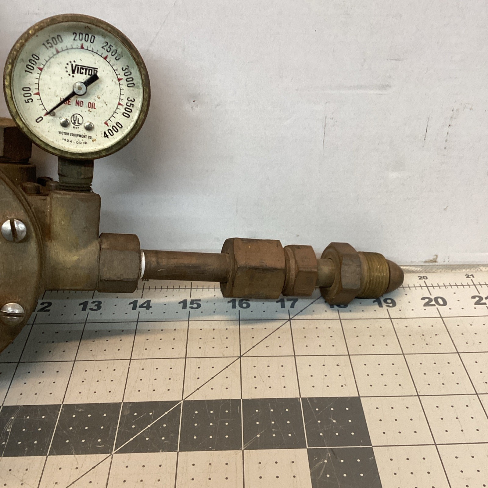 Modern Engineering Company Type OR Dubbl-Stage Regulator Acetylene Gauge