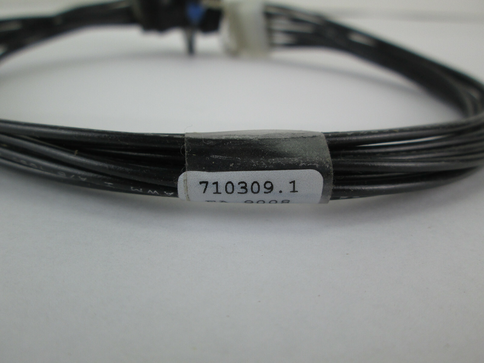 New Cable Assembly 710309.1 Tyco 206036-4 1209 Connector Plug w Cap