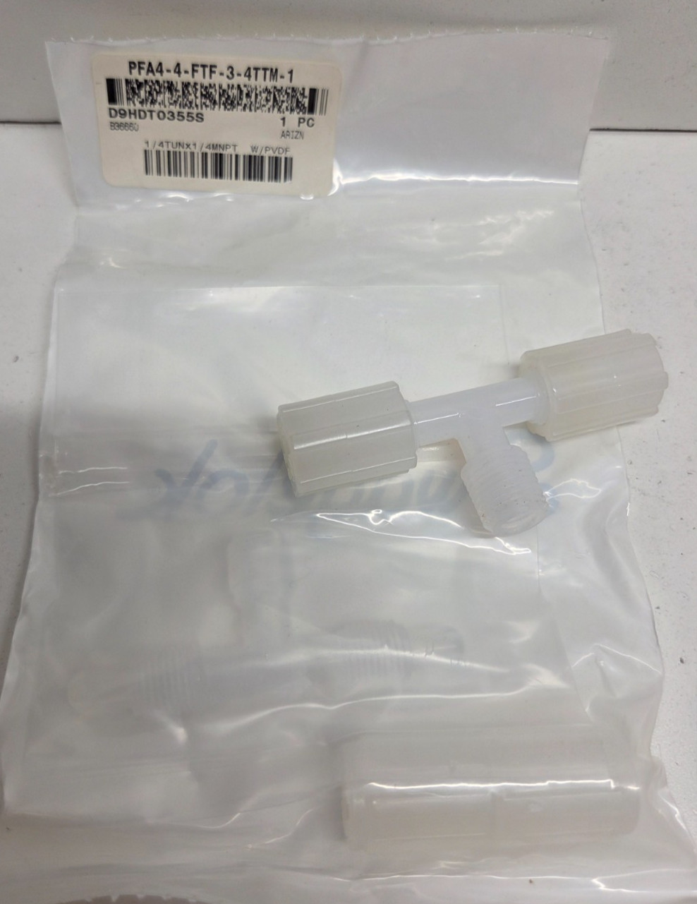 LOT OF 2 NEW OLD STOCK! SWAGELOK 1/4″ TUBE X 1/4″ MNPT TEES PFA4-4-FTF-3-4TTM-1