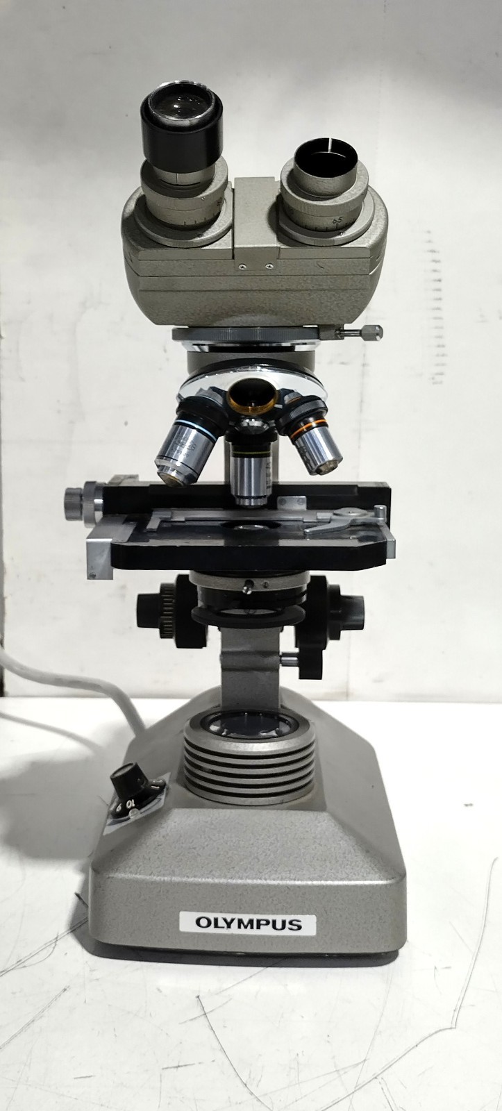 Olympus Tokyo Japan 256547 120V 20W Vintage Binocular Microscope – Untested