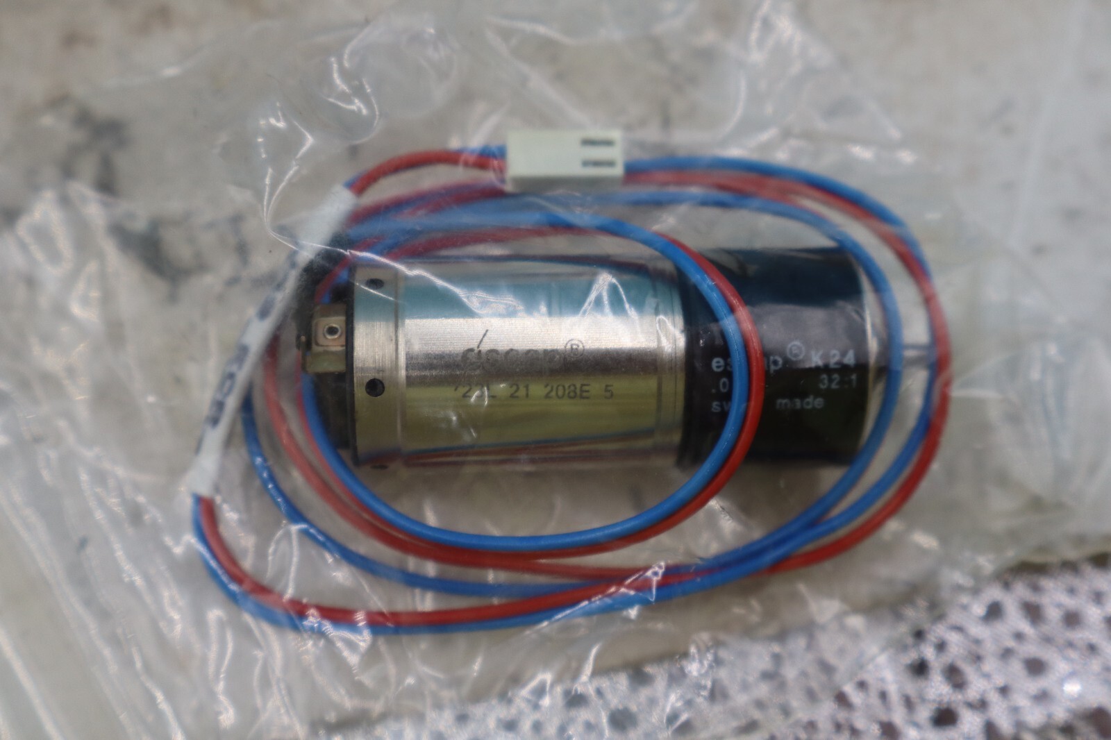 Escap 23L 21 208E Motor 23L21208E w/ K24 gear head