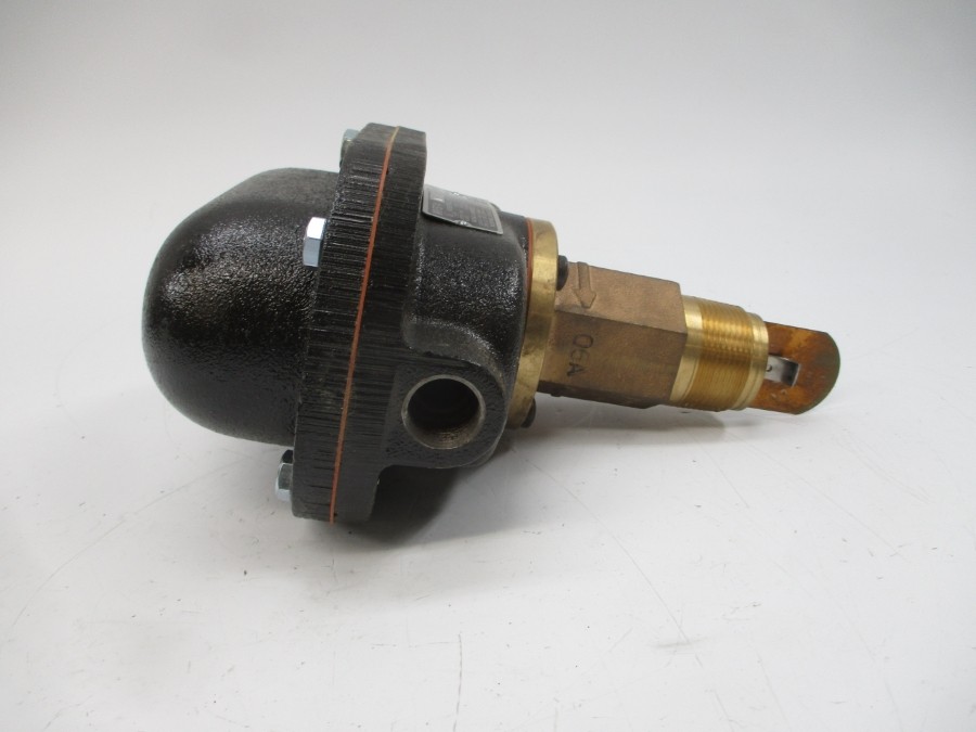 MCDONNELL & MILLER FS7-4W 115/230VAC 3.7/7.4A 300PSI NSNP
