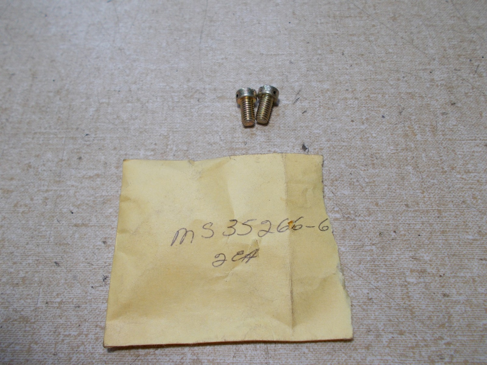 NEW Spray Gun Solenoid Accessories, MS35266-6, Lot of 2 Screws *FREE SHIPPING*