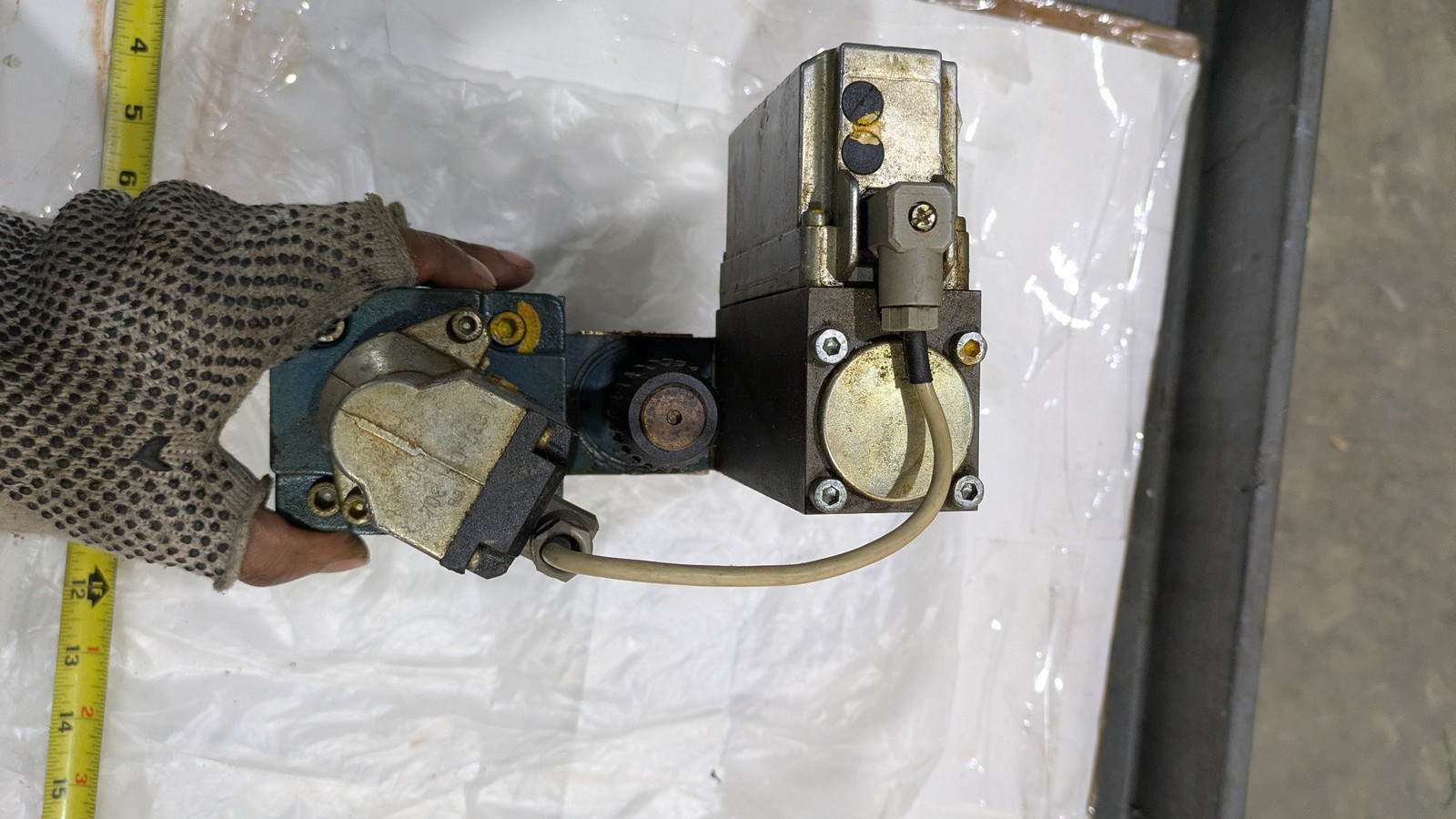 BOSCH 811 004 .105 0 811 404 629 ENQ15 31 3500 psi hydraulic valve