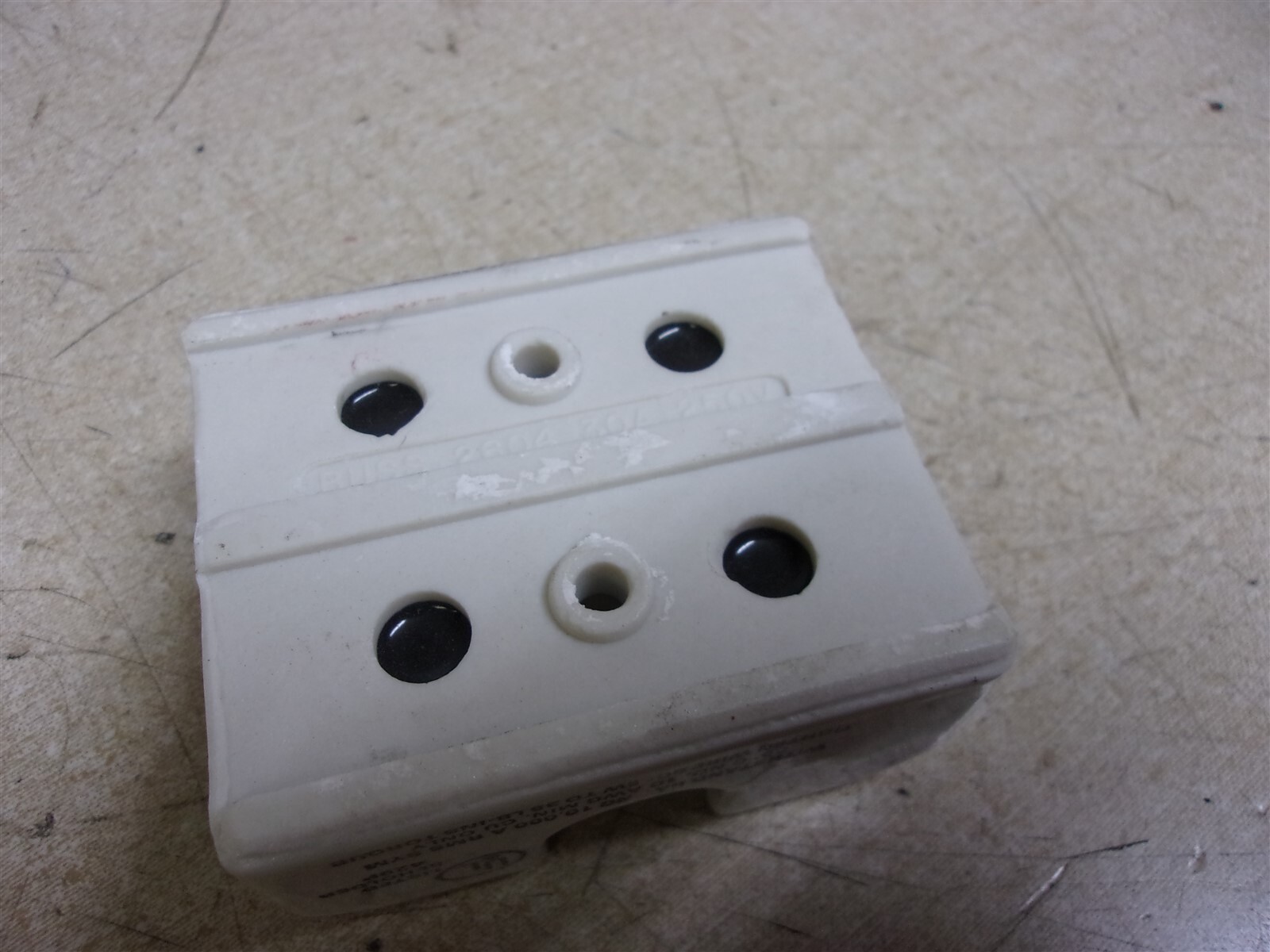 NEW Buss 2604 30A 250V 2-Pole Ceramic Fuseholder *FREE SHIPPING*