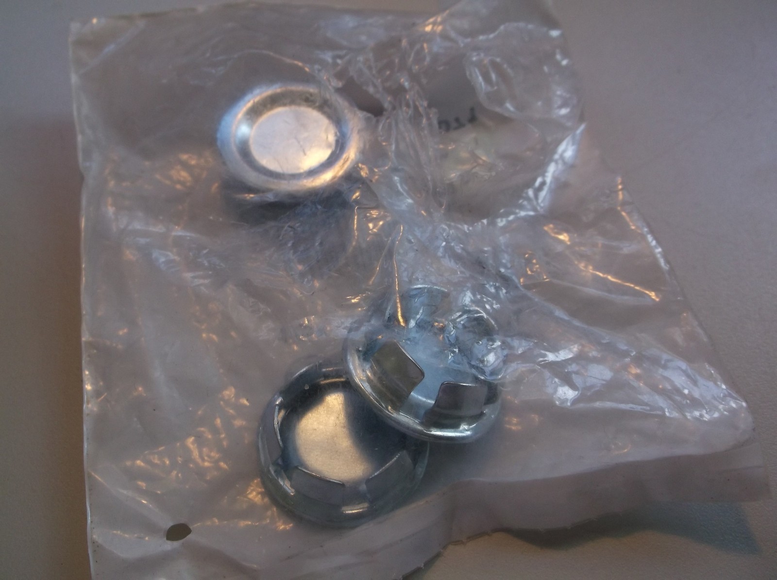NEW Halex 26071 1/2″ Knockout Seals, Lot of 3 *FREE SHIPPING*