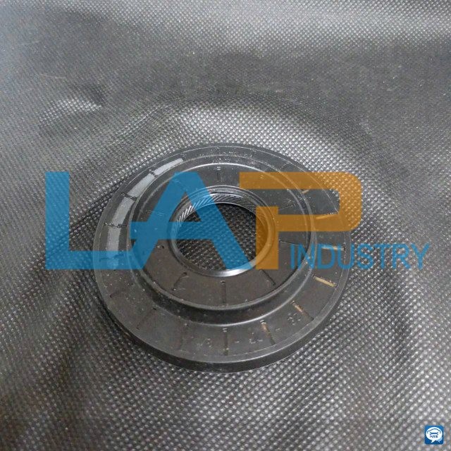 1PCS NEW FOR 28-77-8/15 differential oil seal size 27X77X8/15