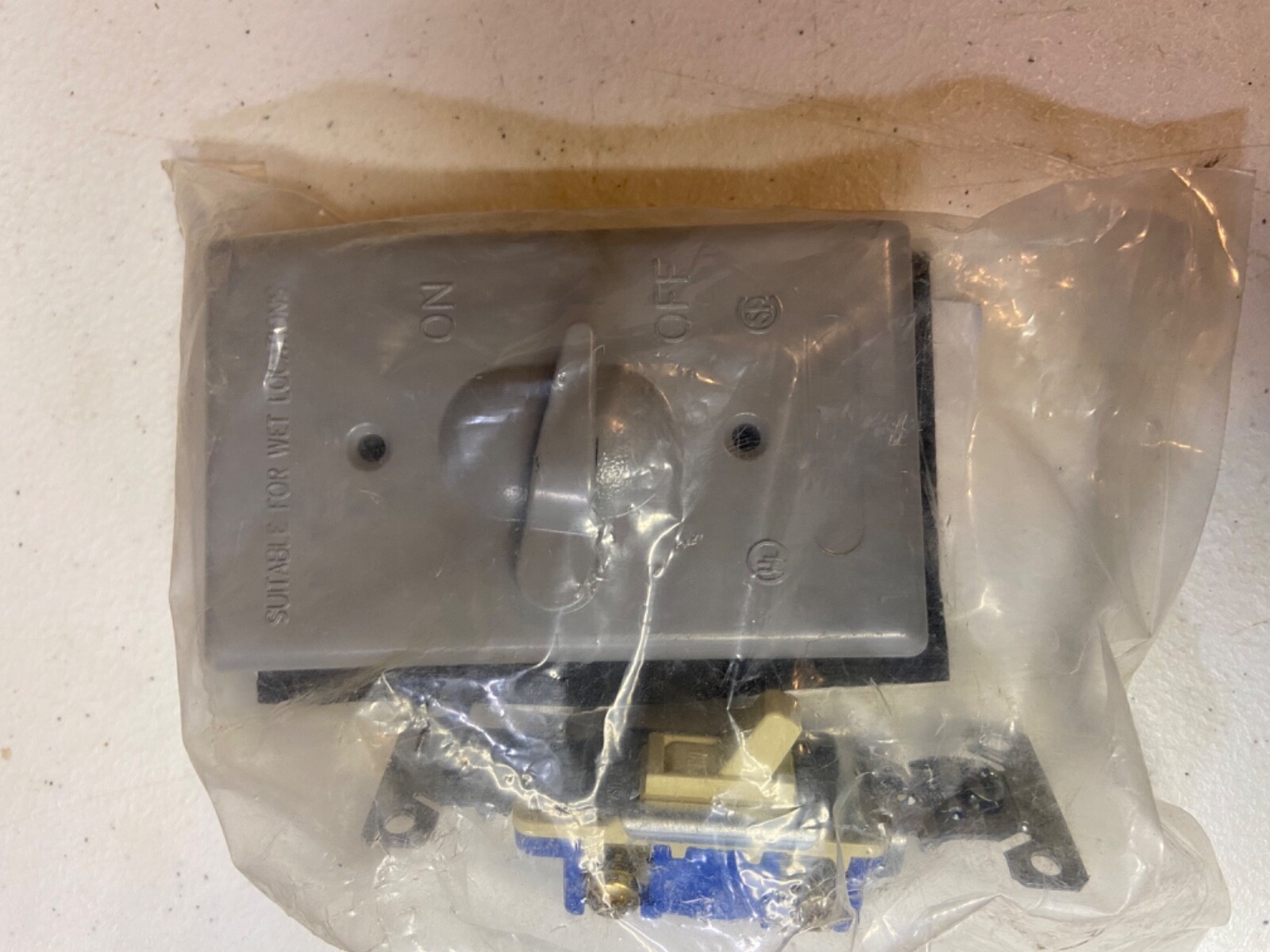 Appleton EGS WCT115 Toggle Switch Cover With Single Pole Light Switch Lot 2 I1