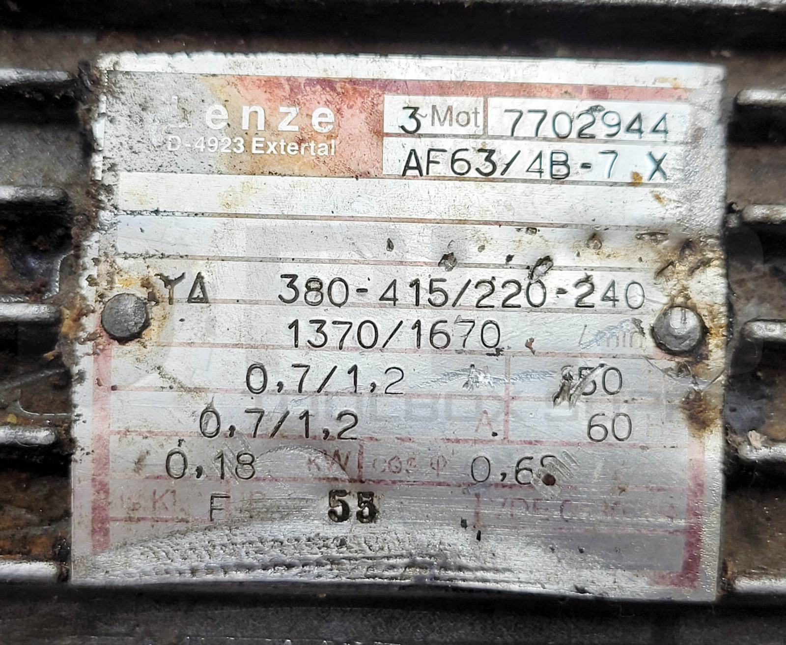 LENZE AF63/4B-7 MOTOR 380-415/220-240V 1370/1670RPM 0.7/1.2A 50/60HZ 0.18KW