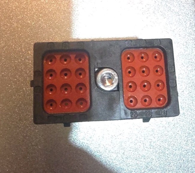 TE Connectivity Deutsch Automotive DRC26-24SA PLG 24P BLK N A New Free Ship