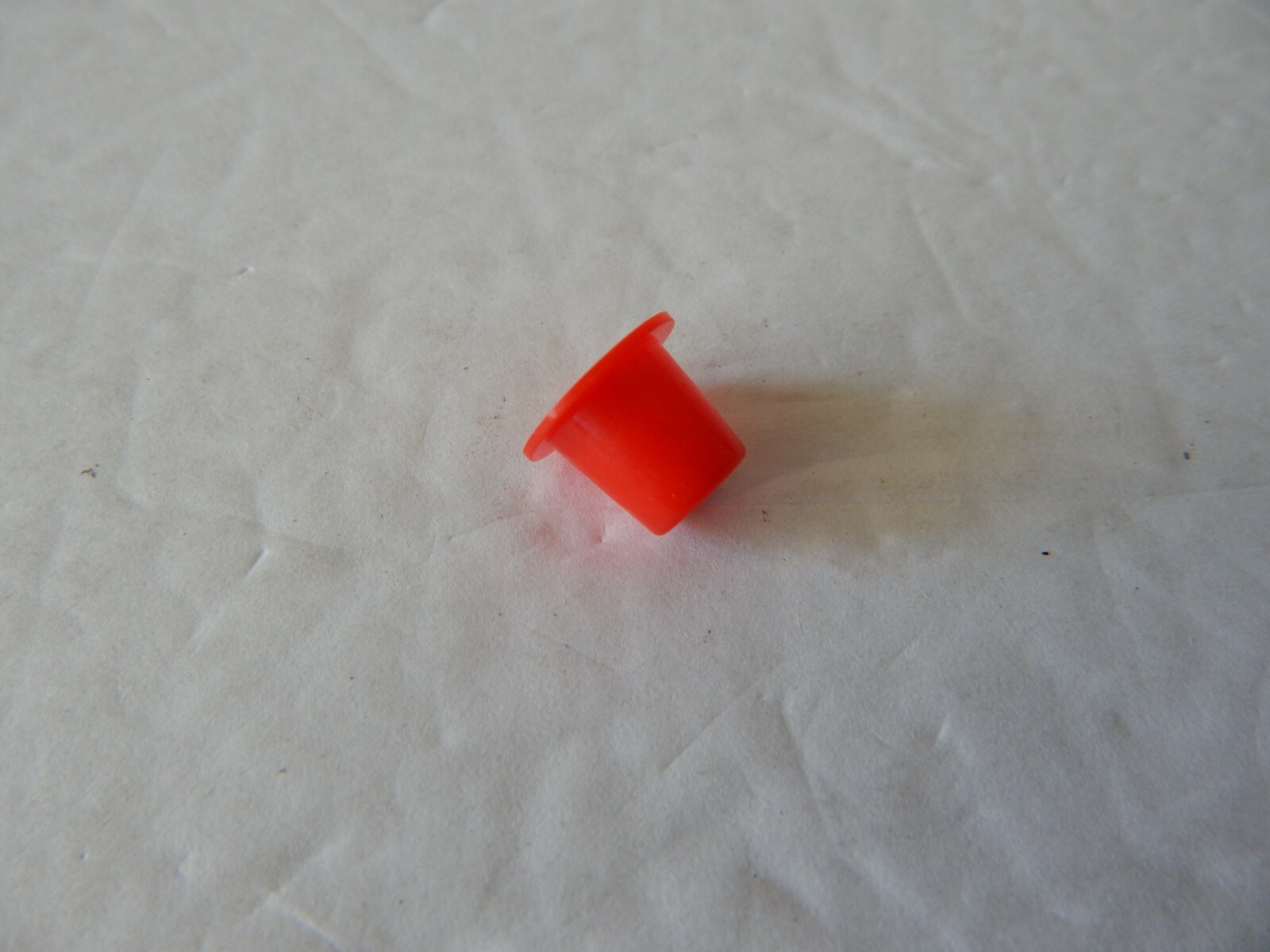 20x Universal Premium Quality Plastic Tapered Plugs Cap Red