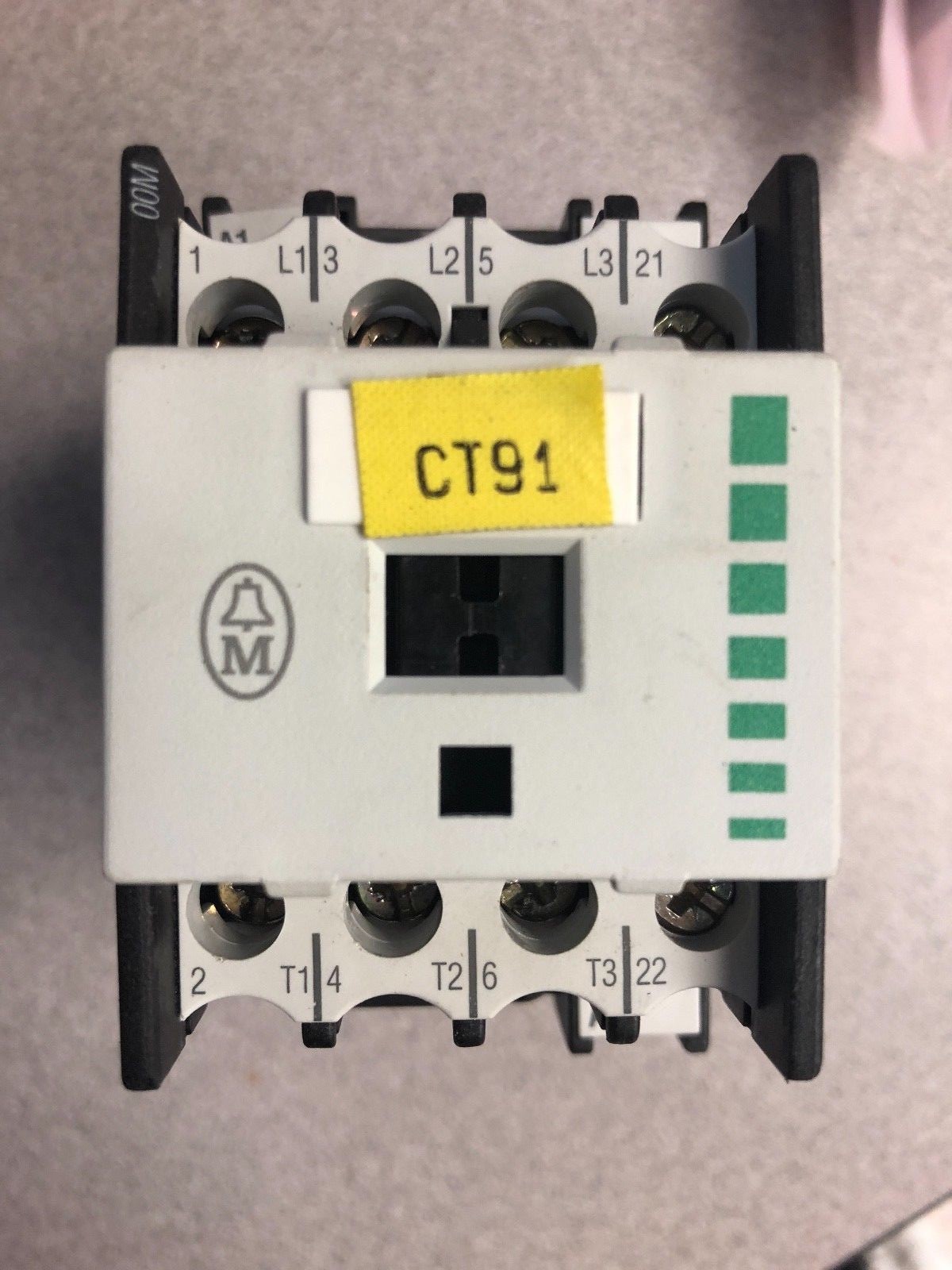 (8)pcs Moeller LOT ZM-1, 6-PKZ2 ,PKZMO-4,PKZMO-10 DIL00M-G-01, BK 25/3-PKZ 0
