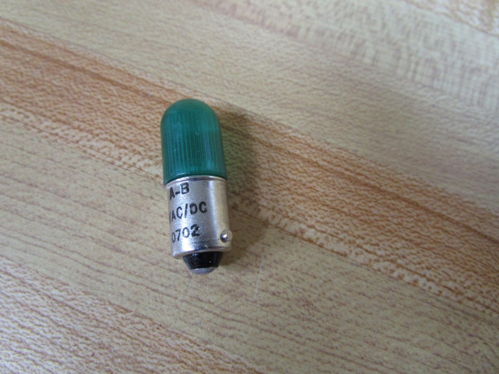 Allen Bradley 800T-N318G Green Bulb 800TN318G 6VAC/DC