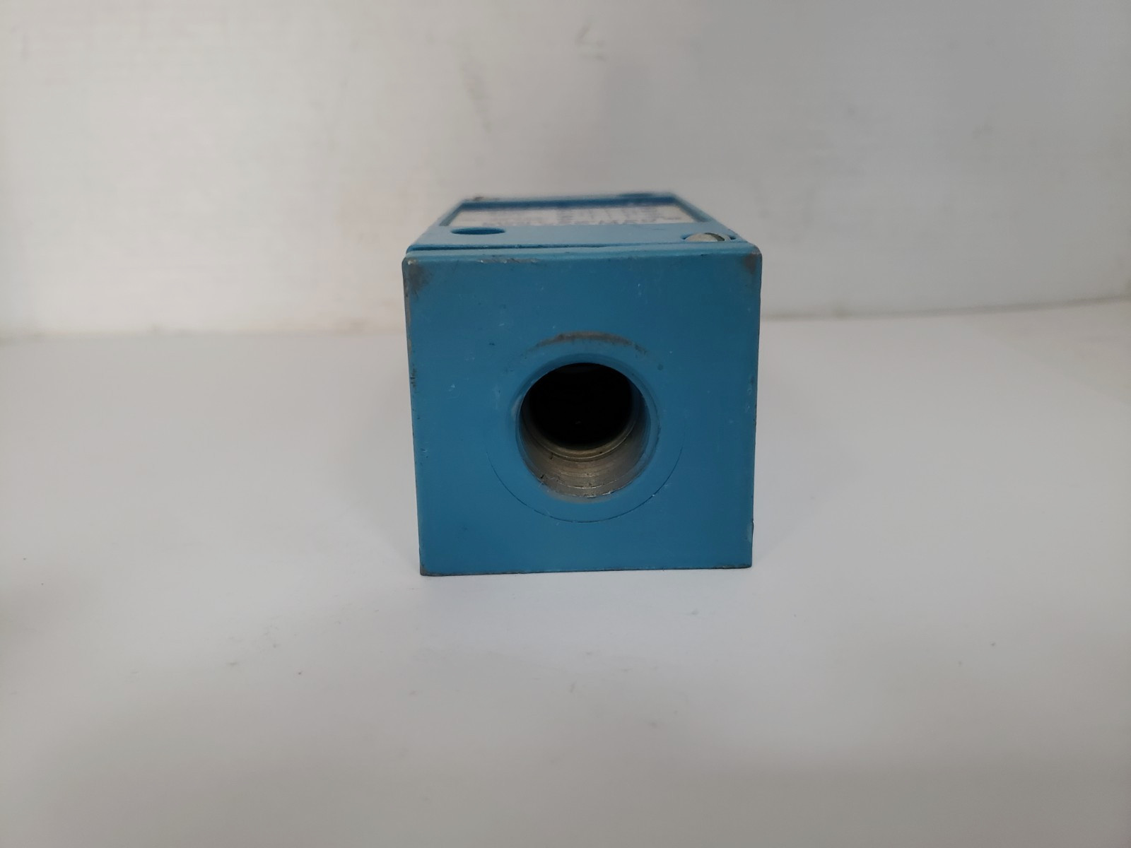 MICRO SWITCH LSP7L LIMIT SWITCH SIDE ROTARY 600V 10A 2NO 2NC