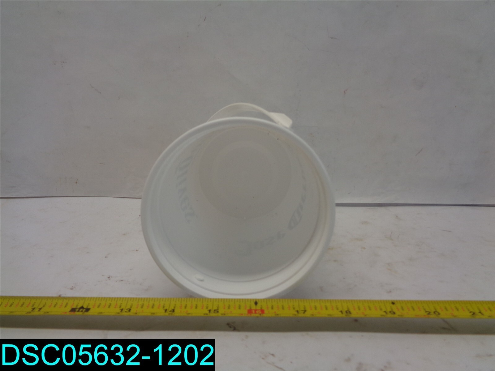 QTY=110: THREE OLIVES WHITE PLASTIC BUCKET’S 3″ X 3″ X 3″