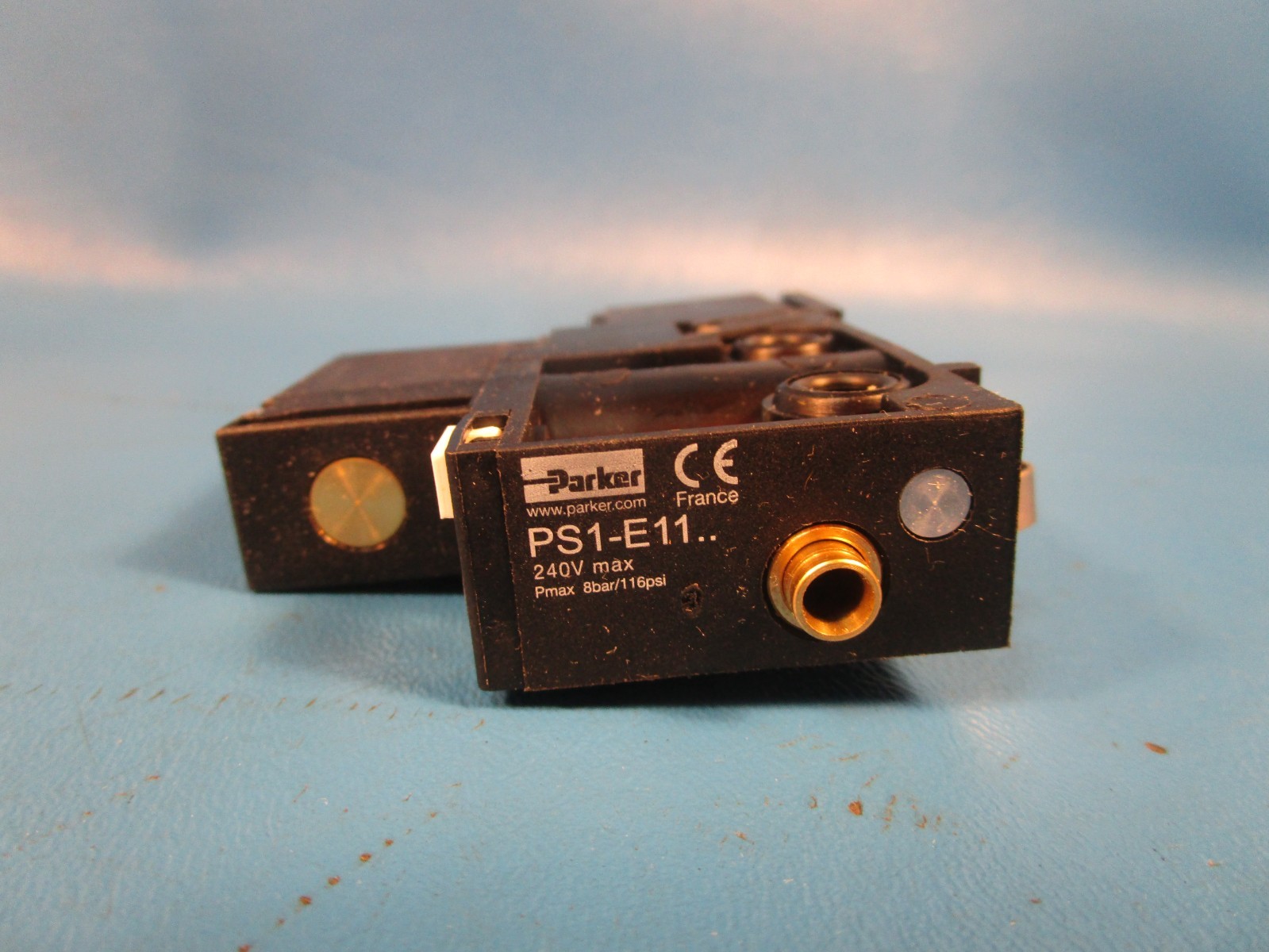 Parker PS1E21102J, VALVE, ELECTRO-PNEUMATIC INTERFACE, 3/2, 5/32″ NNP, 12 VDC