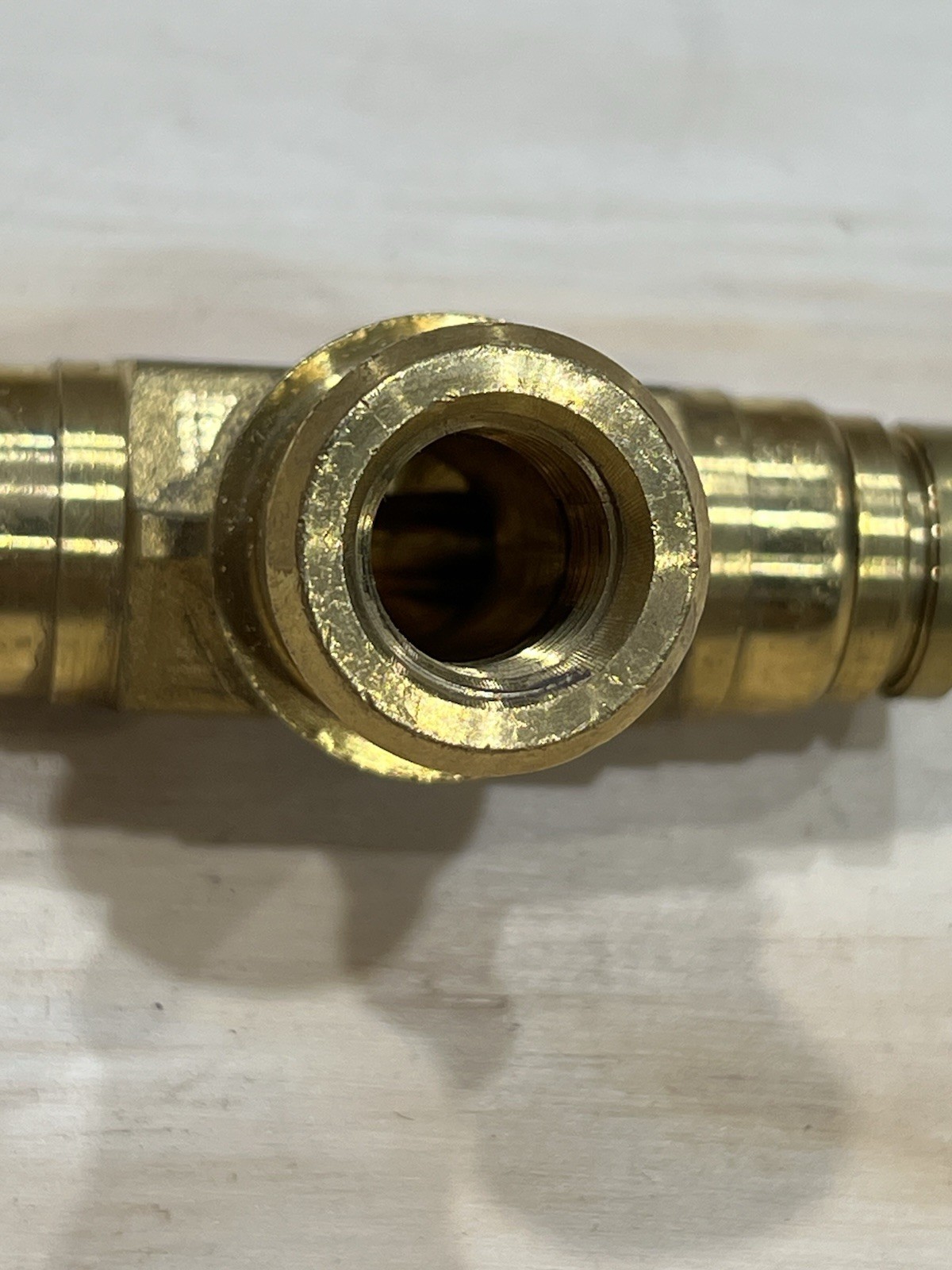 Parker Air Fitting TEE 3/8″ x 3/8” Female Push to Connect by 1/2 Female NPT NOS
