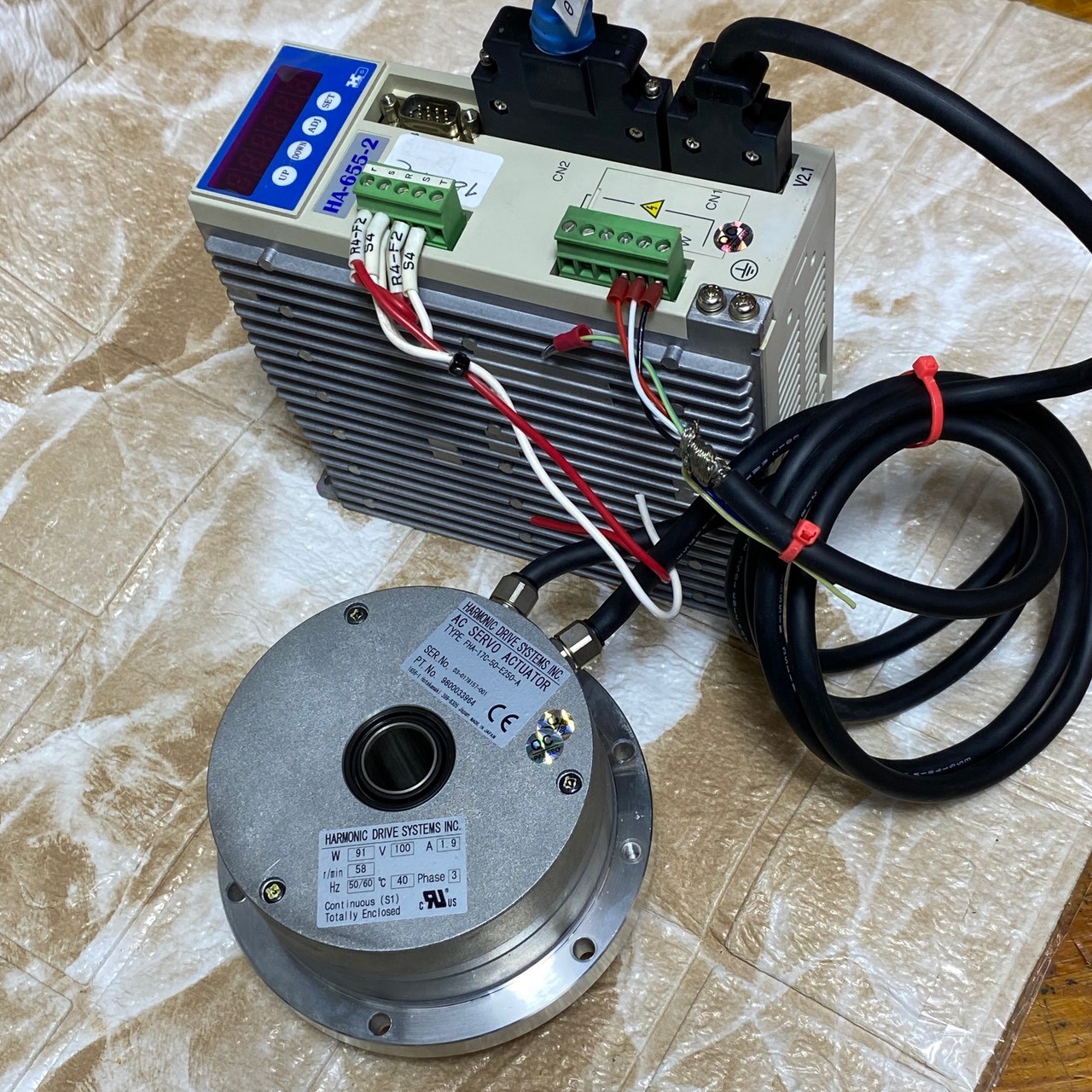 HARMONIC Drive HA-655-2-100&FHA-17C-50-E250 Servo set as in photos SN:9080, SALE