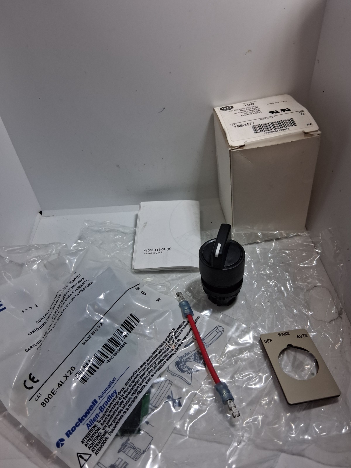ALLEN BRADLEY 198-MT1 SELECTOR SWITCH 3 POSITION MAIN “HAND-OFF-AUTO SER D NIB