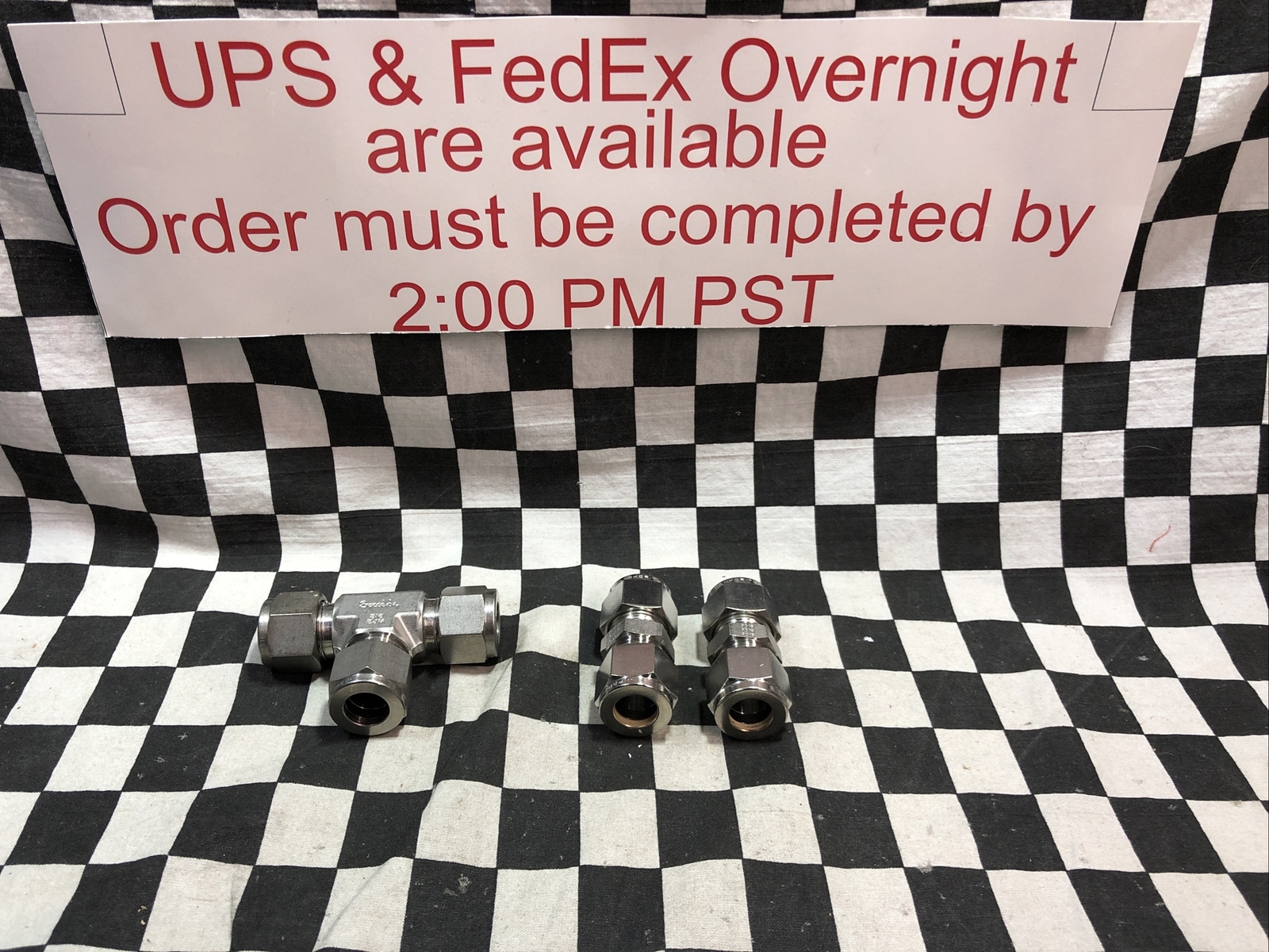 SWAGELOK TEE 1/2″ SS-810-3 & PARKER UNION 1/2″, 8SC8-316 , LOT OF 3 #122Q20