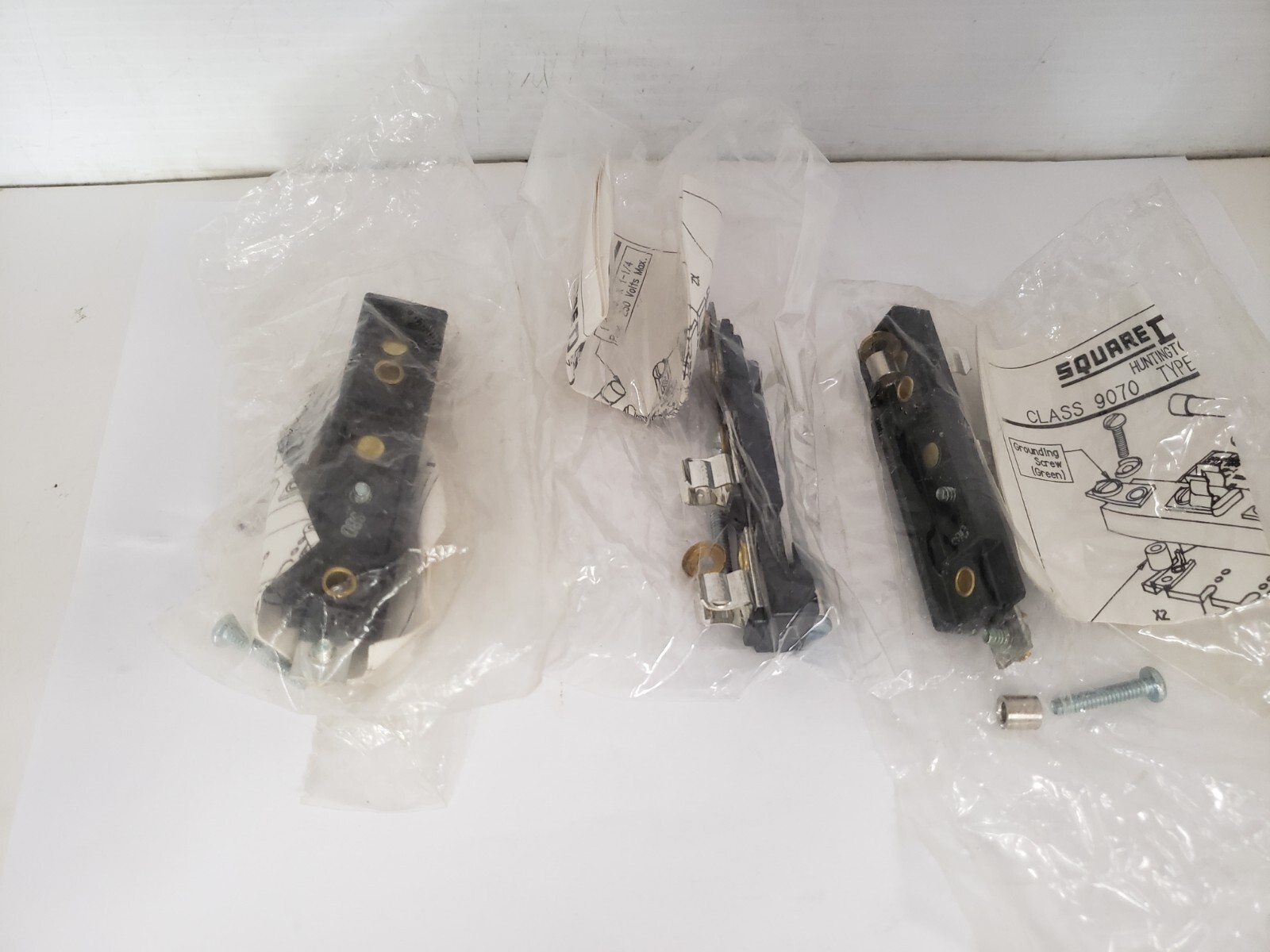 SQUARE D 9070-AP3 FUSE HOLDER 3 POLE SERIES A (LOT OF 3) NIB