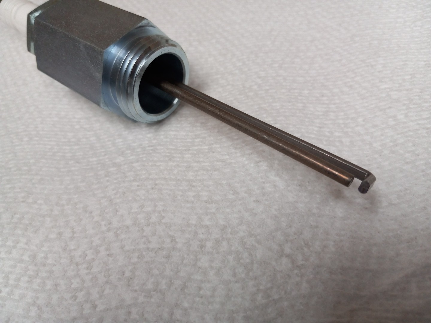 NA R240-3203 igniter electrode manufactured by North American
