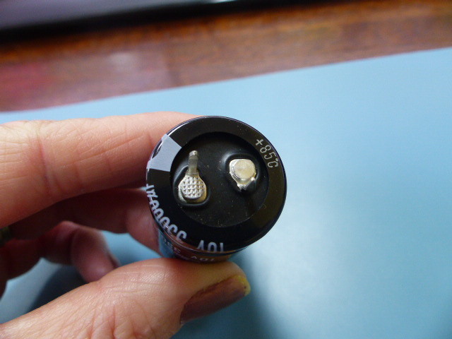 Marcon CEAWF1A333M20 Qty of 10 per Lot 33000uf 10v SI 24x40mm 85 deg. Marco