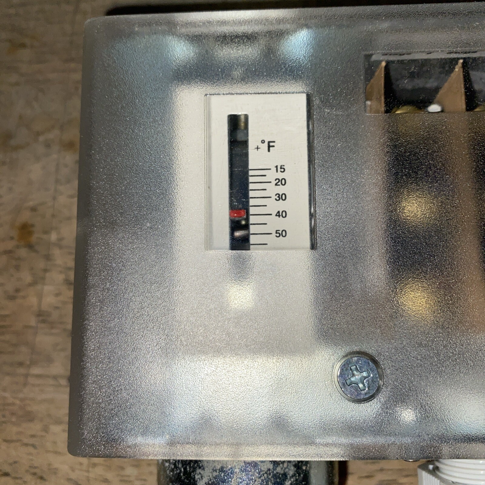 Industrie Technik DBTF-1/2/US 15(8)A Frost Thermostat 250VAC IP40 ( S1-C206)