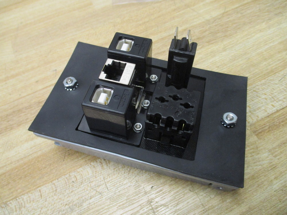 Weco PPS10-ENS/2USBA-10 Outlet Port PPS10ENS2USBA10 (Pack of 3)