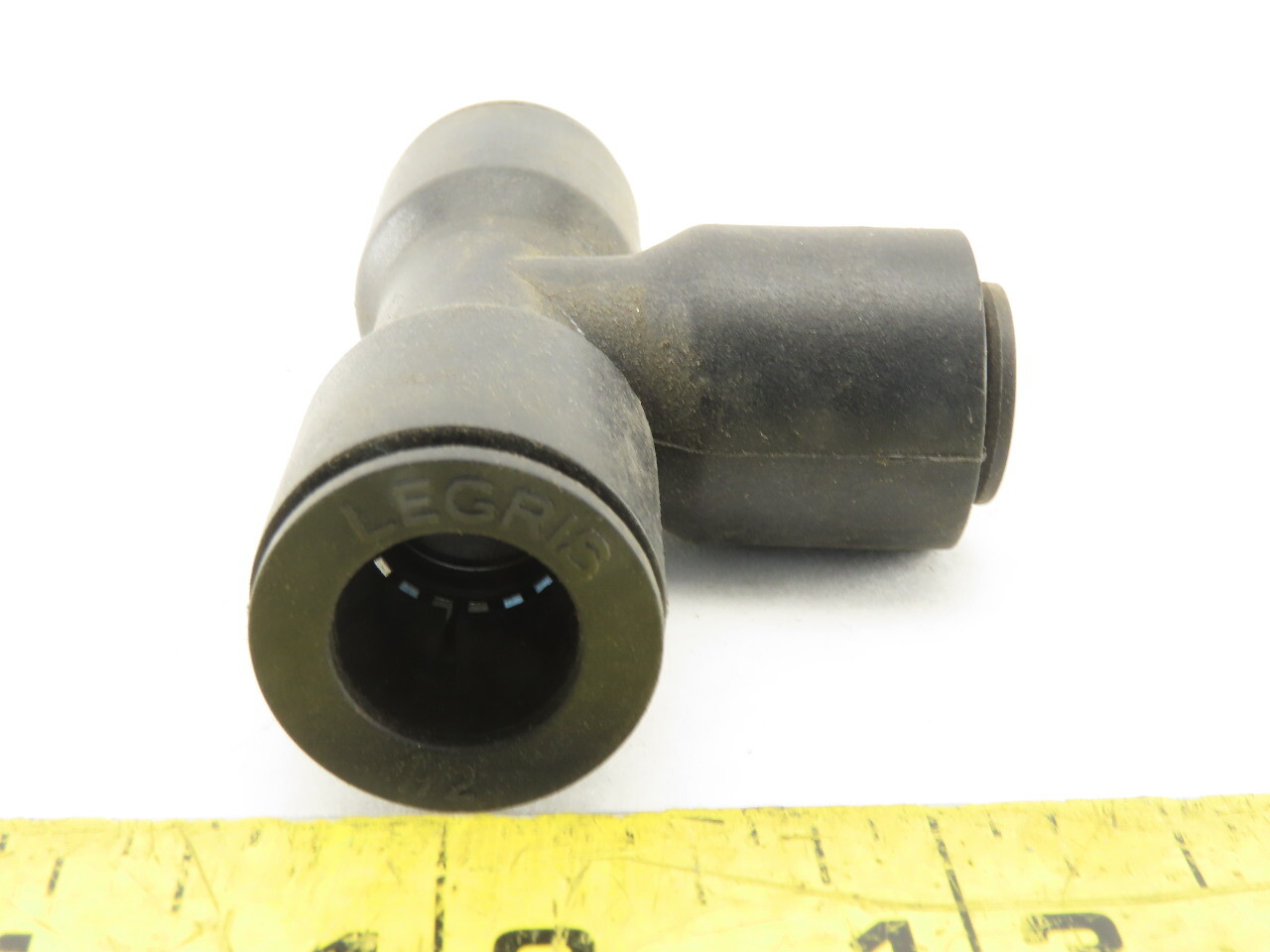 Legris Nylon Union Tee Fitting Push to Connect 1/2″ X 3/8″ X 1/2″ lot of 8