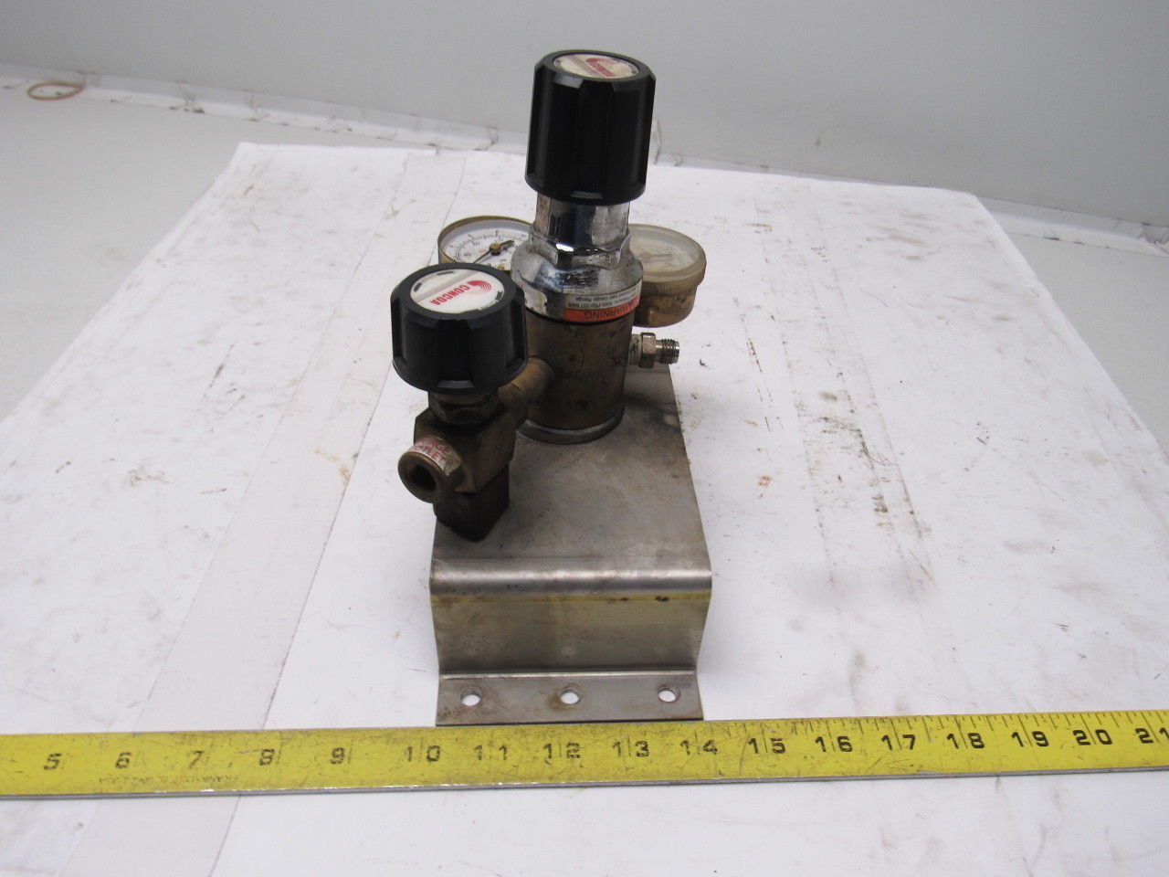 Concoa 6012324-01-580 Dual-stage Regulator Compressed Gas Regulator