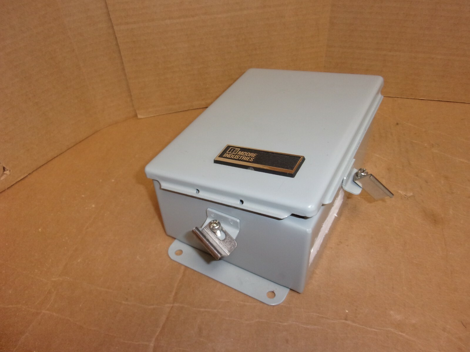 Moore Industries Thermocouple Transmitter TCT/T2-5MVFS/10-50MA/117AC