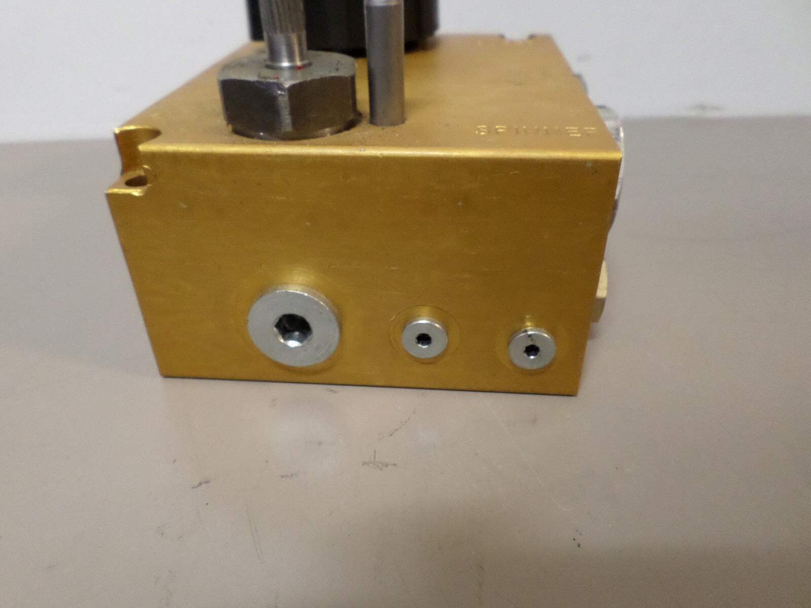 2FFC12-D6-10/20-SV888 Fluid Controls Inc. 10 – 20 GPM Spreader Valve As Shown