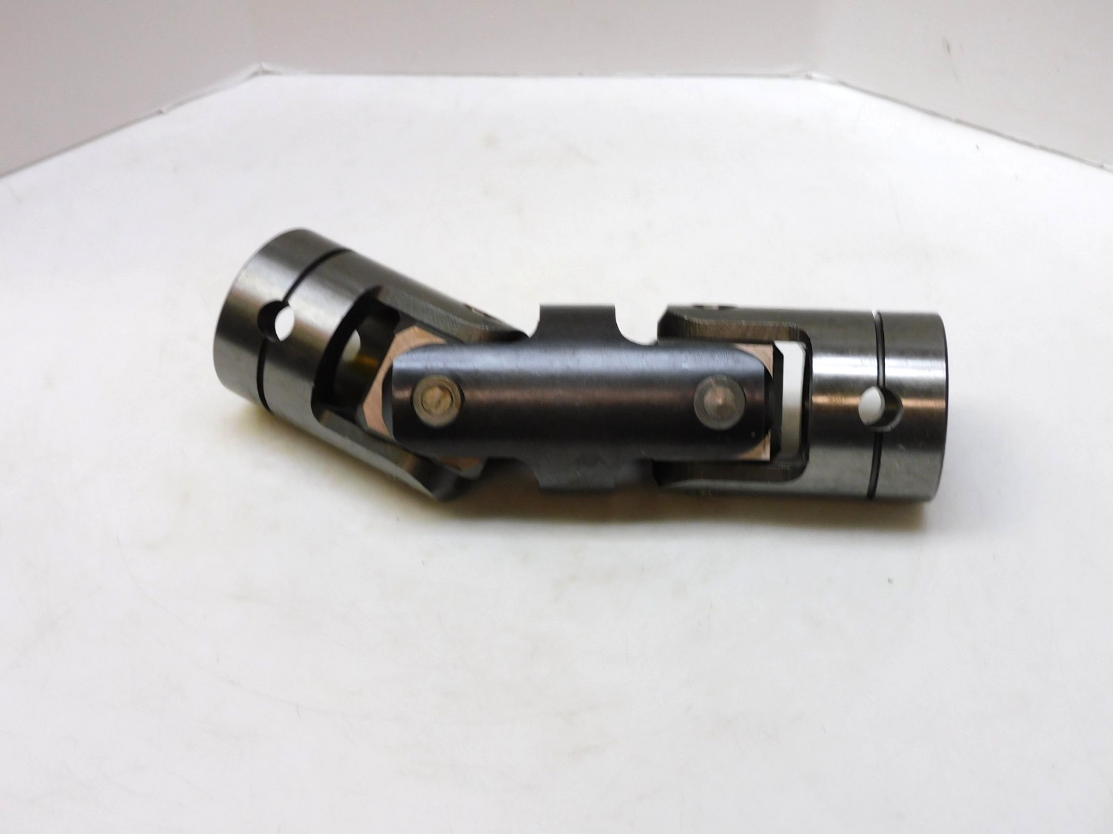 No Name 10″ Unkeyed Double Cross Universal Joint 1-9/16″ Bore 2-5/8″od 9/16″ pin