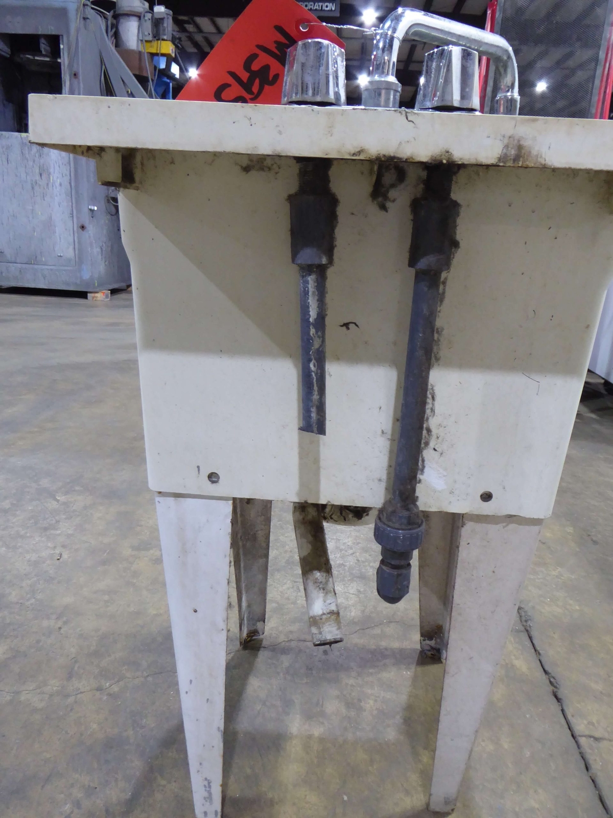 E.L. Mustee 16 Gallon Capacity Sink M3957