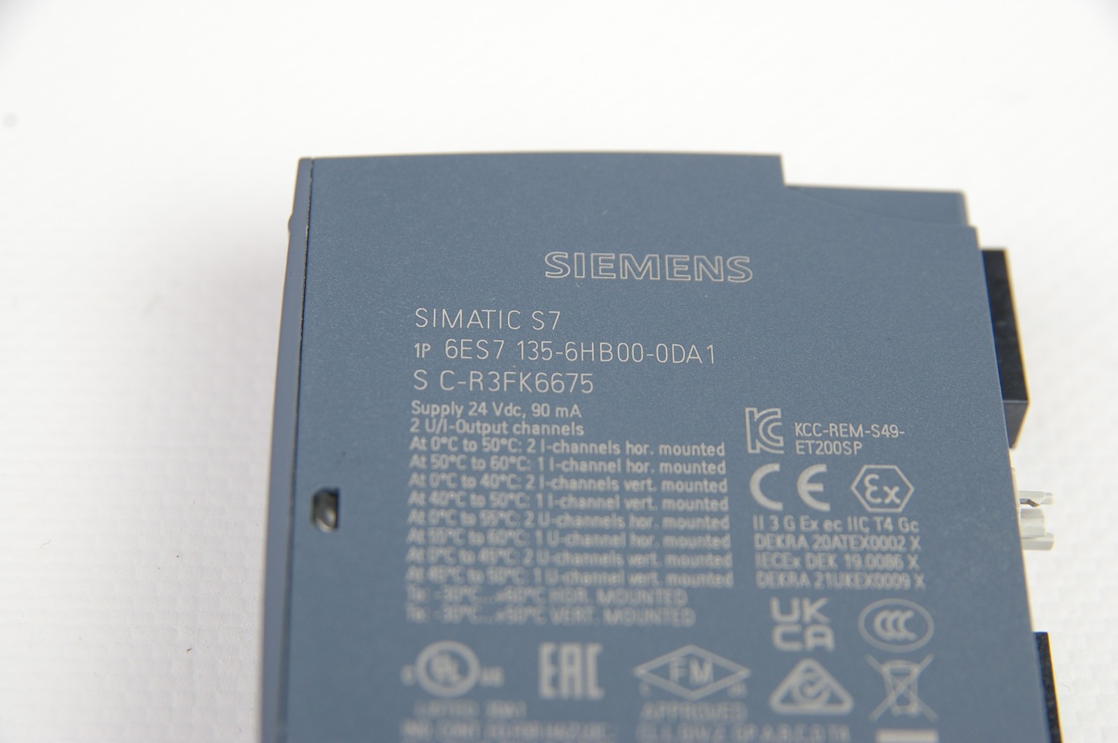 Siemens 6ES7135-6HB00-0DA1 6ES7 135-6HB00-0DA1 ANALOG OUTPUT AQ 2XU/I HIGH