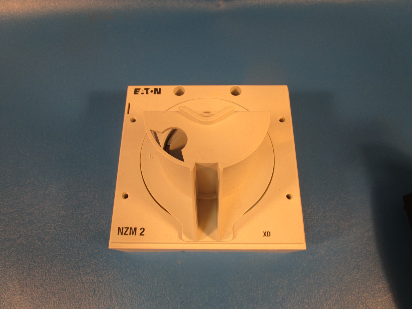 Eaton NZM2-XTVD-NA, Handle Mechanism, Molded Case Circuit Breaker Accessory