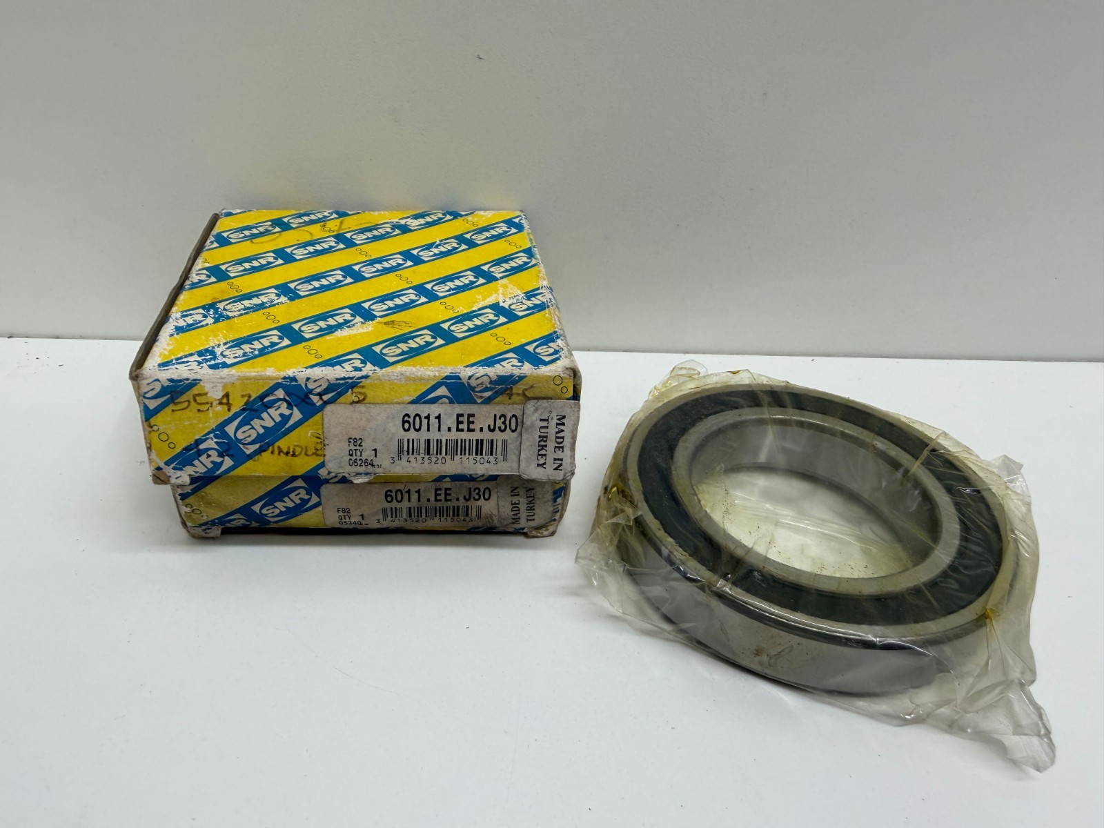 LOT OF (2) NEW IN BOX! SNR DEEP GROOVE BALL BEARINGS 6011.EE.J30