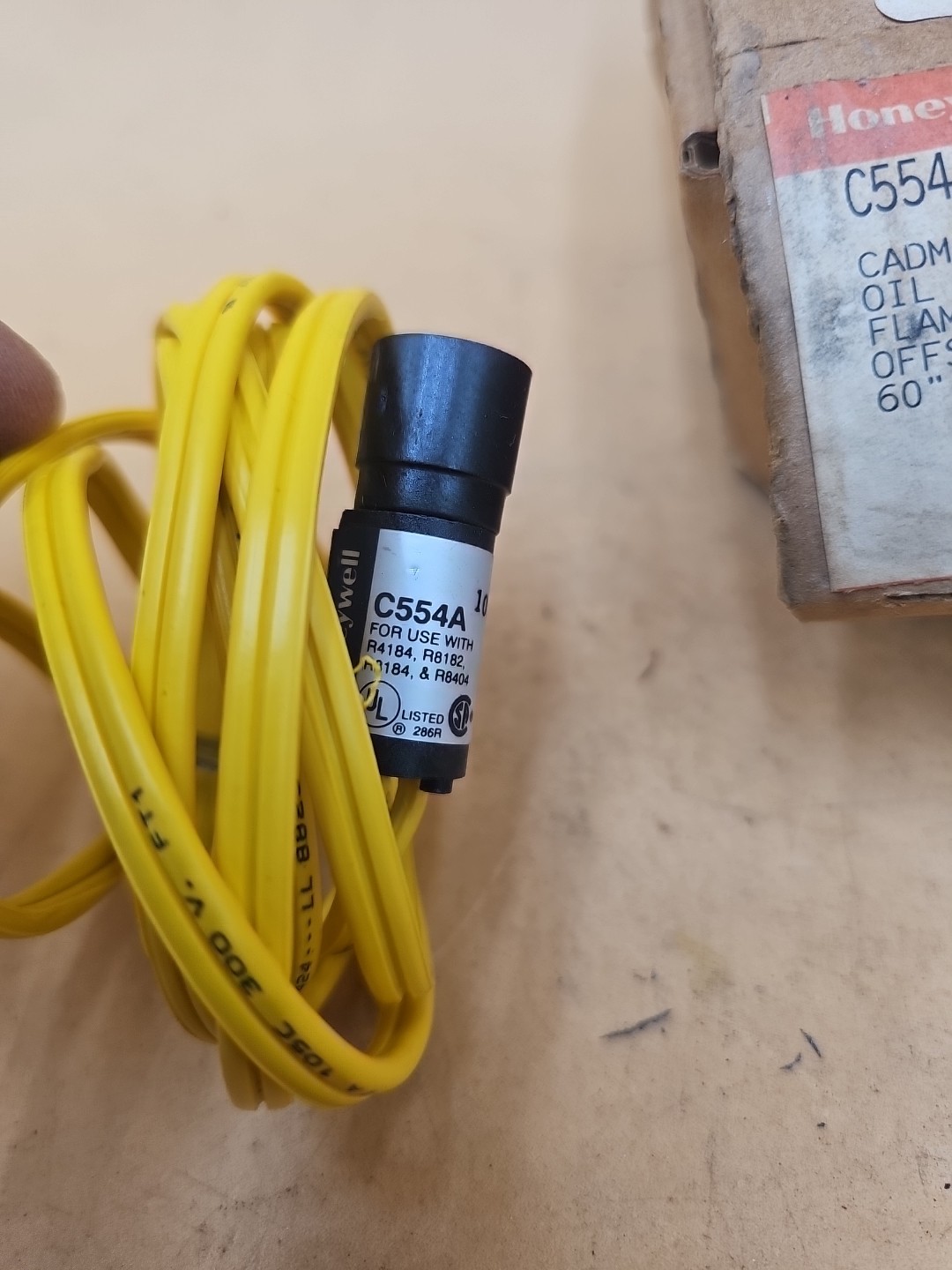 Honeywell C554A-1067 Oil Burner Flame Sensor