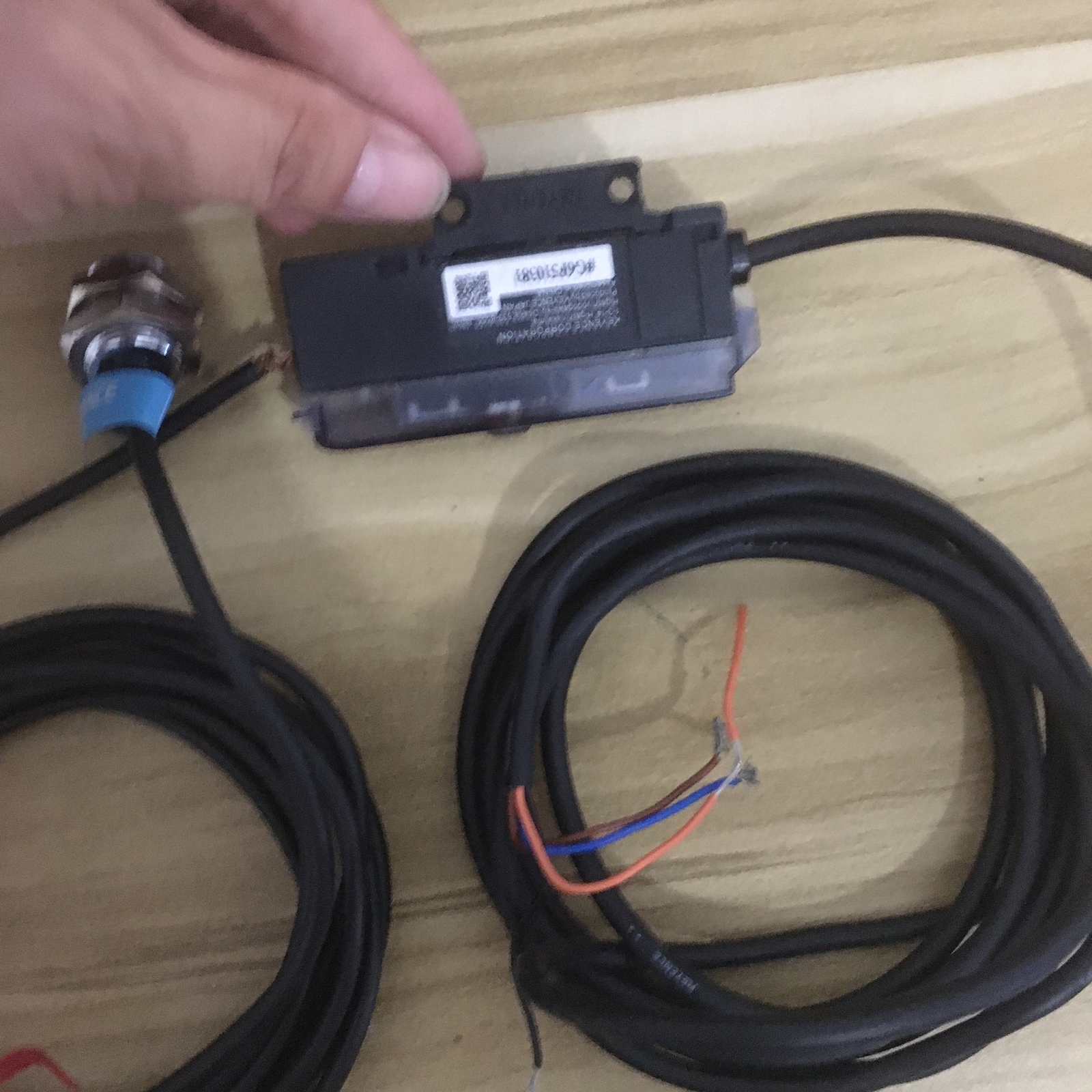 one KEYENCE EH-114 ES-M1P Accept counteroffer