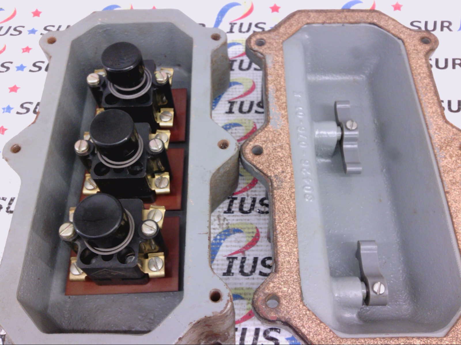 USSP Square D Class: 9001 Type: GW-307 Push Button Control Station
