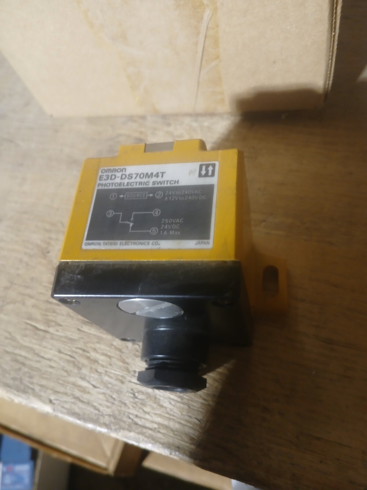 New OMRON E3D-DS70M4T 24-240VAC 1A NSMP