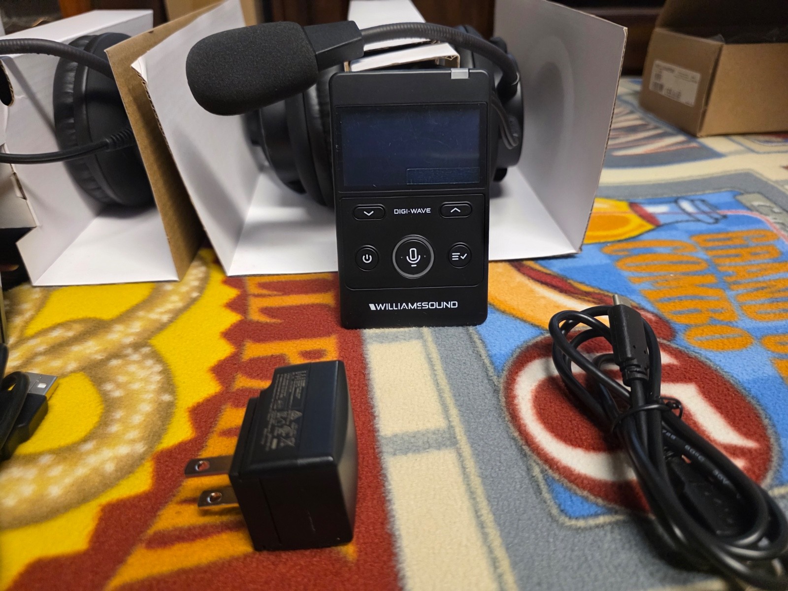 William AV Brand New 3 MIC 158 Headset & 3 DLT 400 Digi-Wave Personal Comm sys