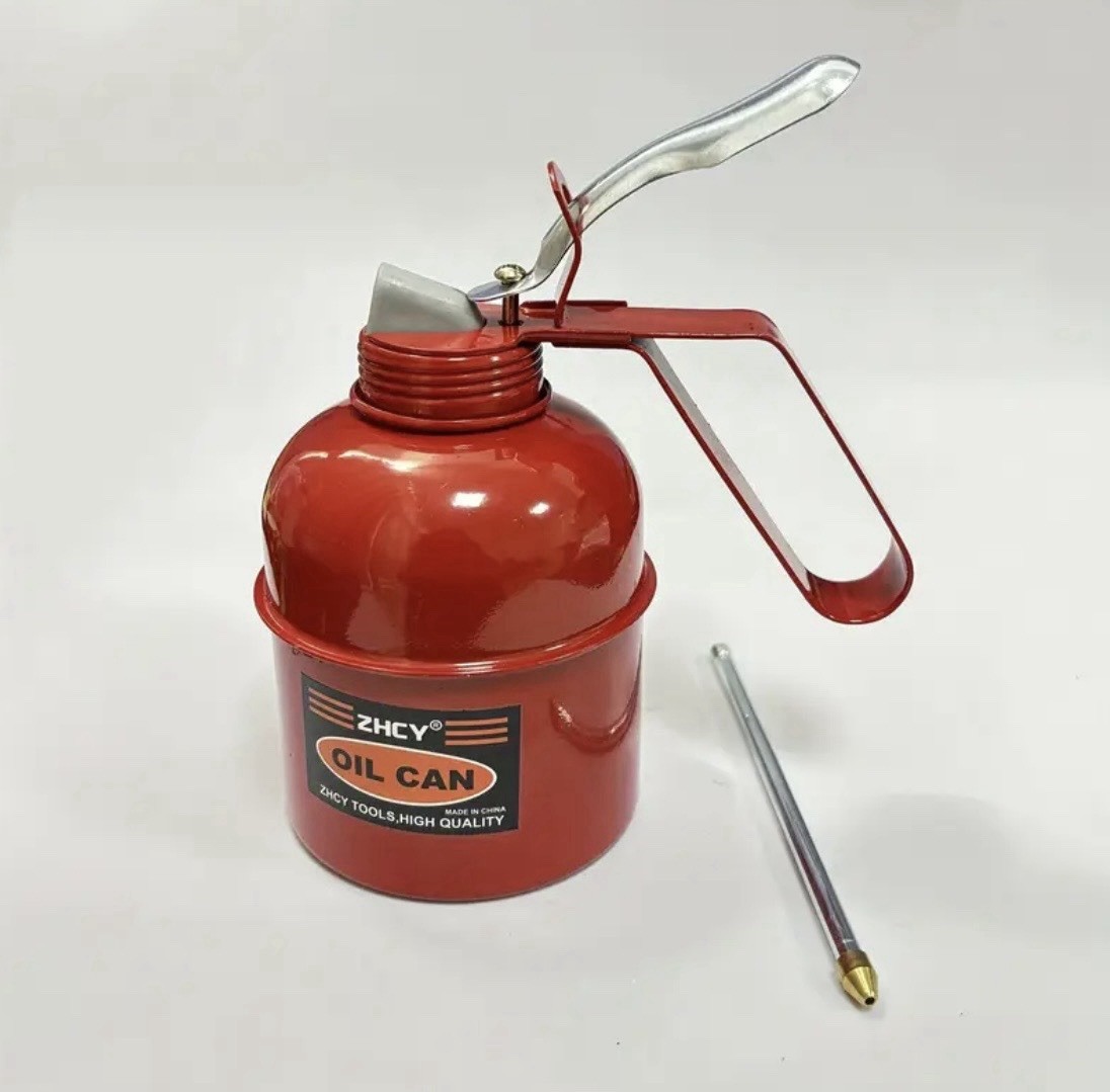 Professional Steel Construction Hand Pump Oiling Can 16.9oz. Capacity Oiler Can