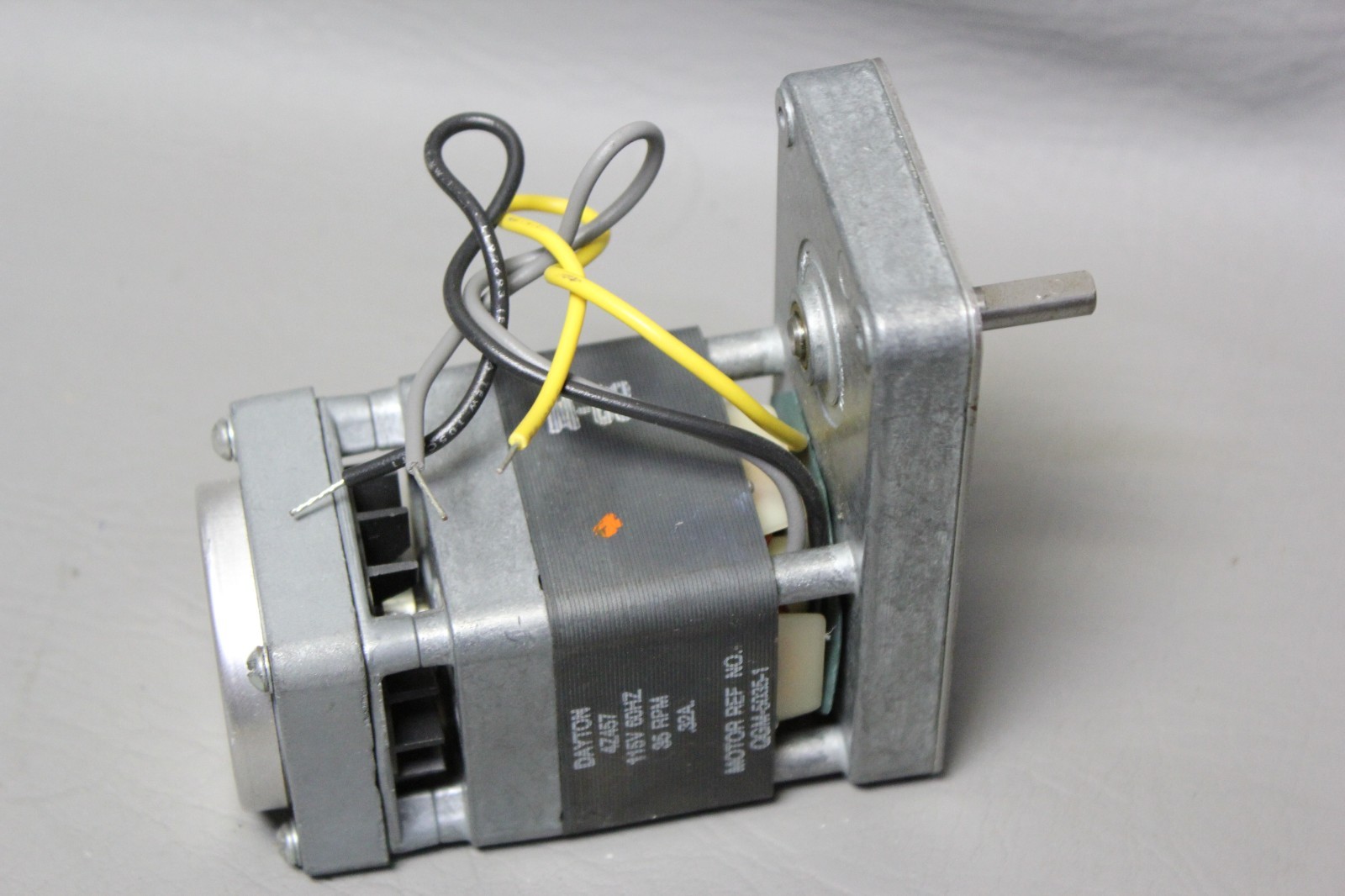 DAYTON GEAR REDUCTION MOTOR 4Z457 QGM-5035-1 115V 60HZ 35RPM
