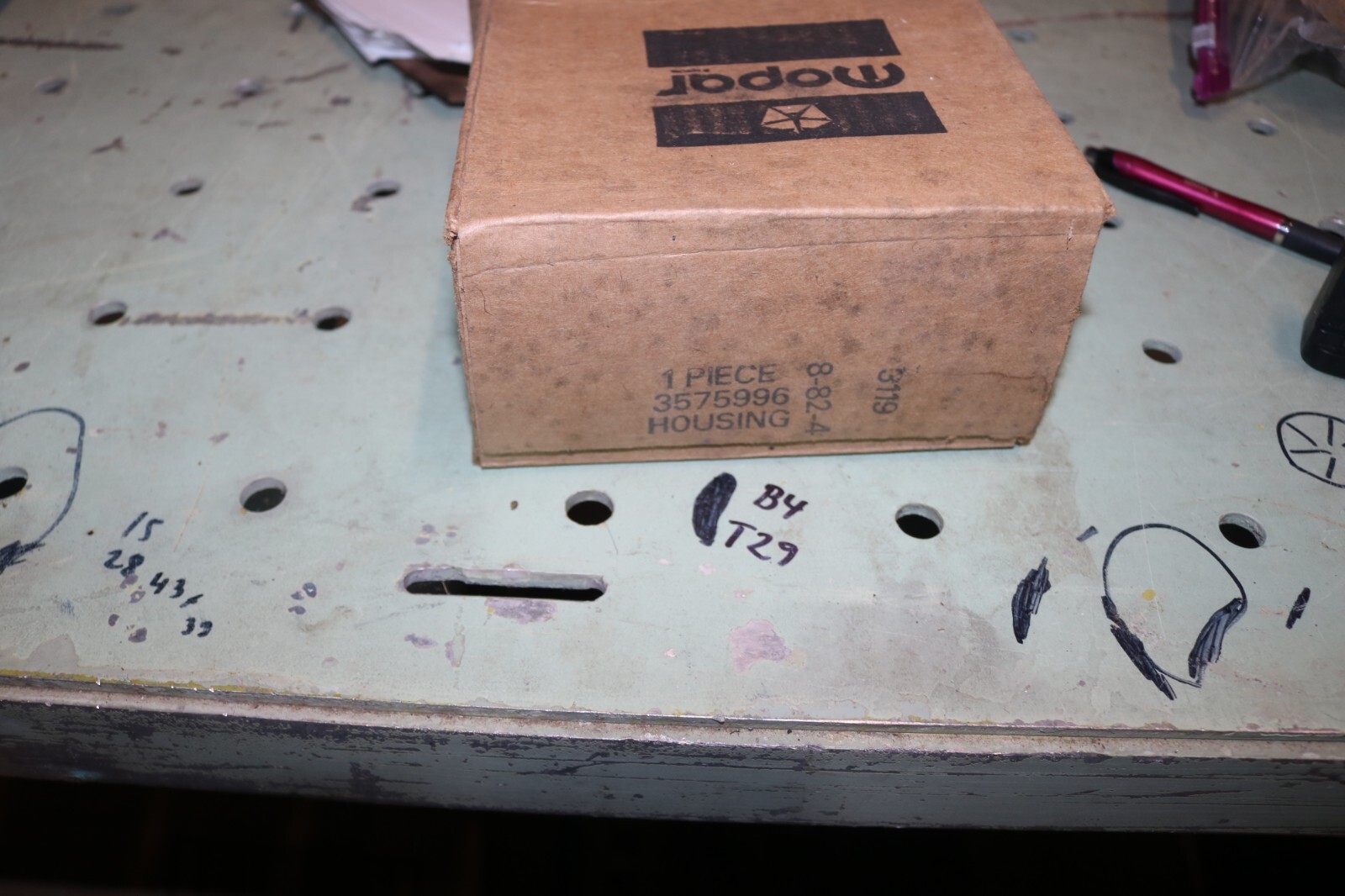 NOS Mopar P/N 3575996 auto column shift housing 1973 – 79 A B E body D / W truck