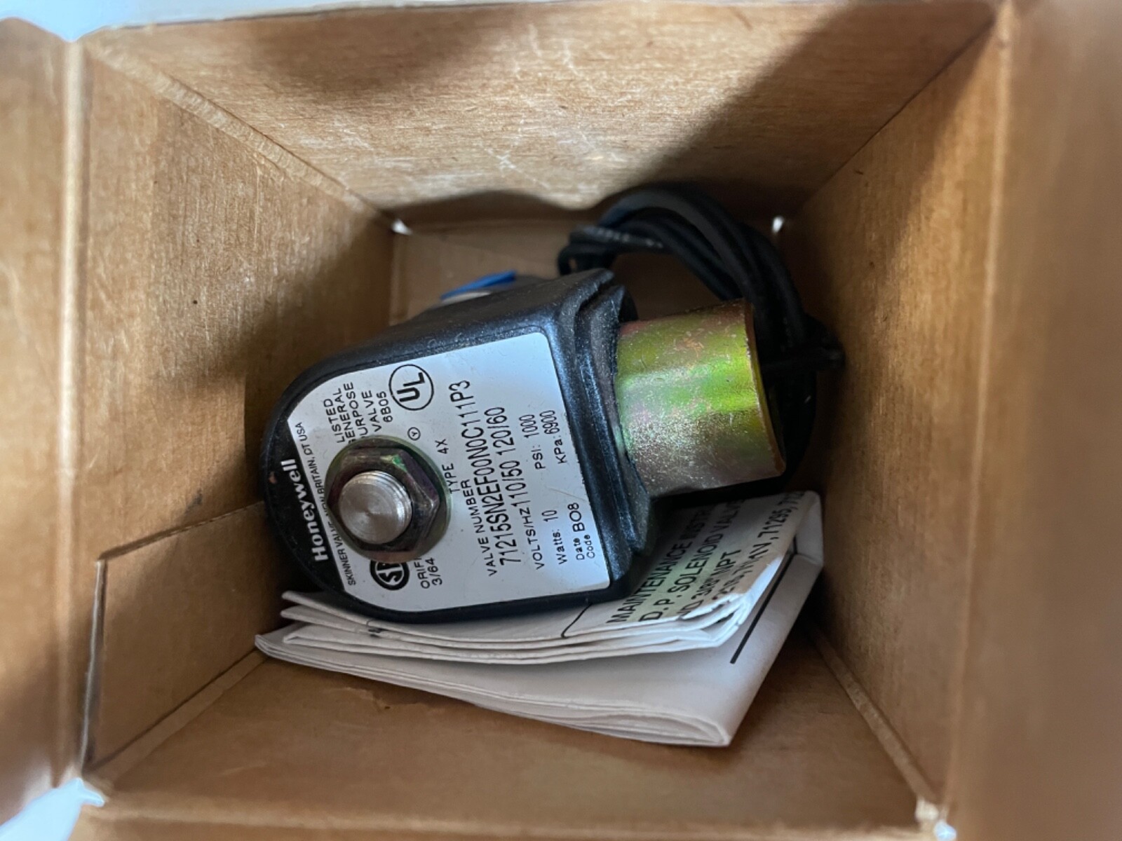 Honeywell 71215SN2EF000NOC111P3 Solenoid Valve NEW 50HZ/60HZ 110/120V