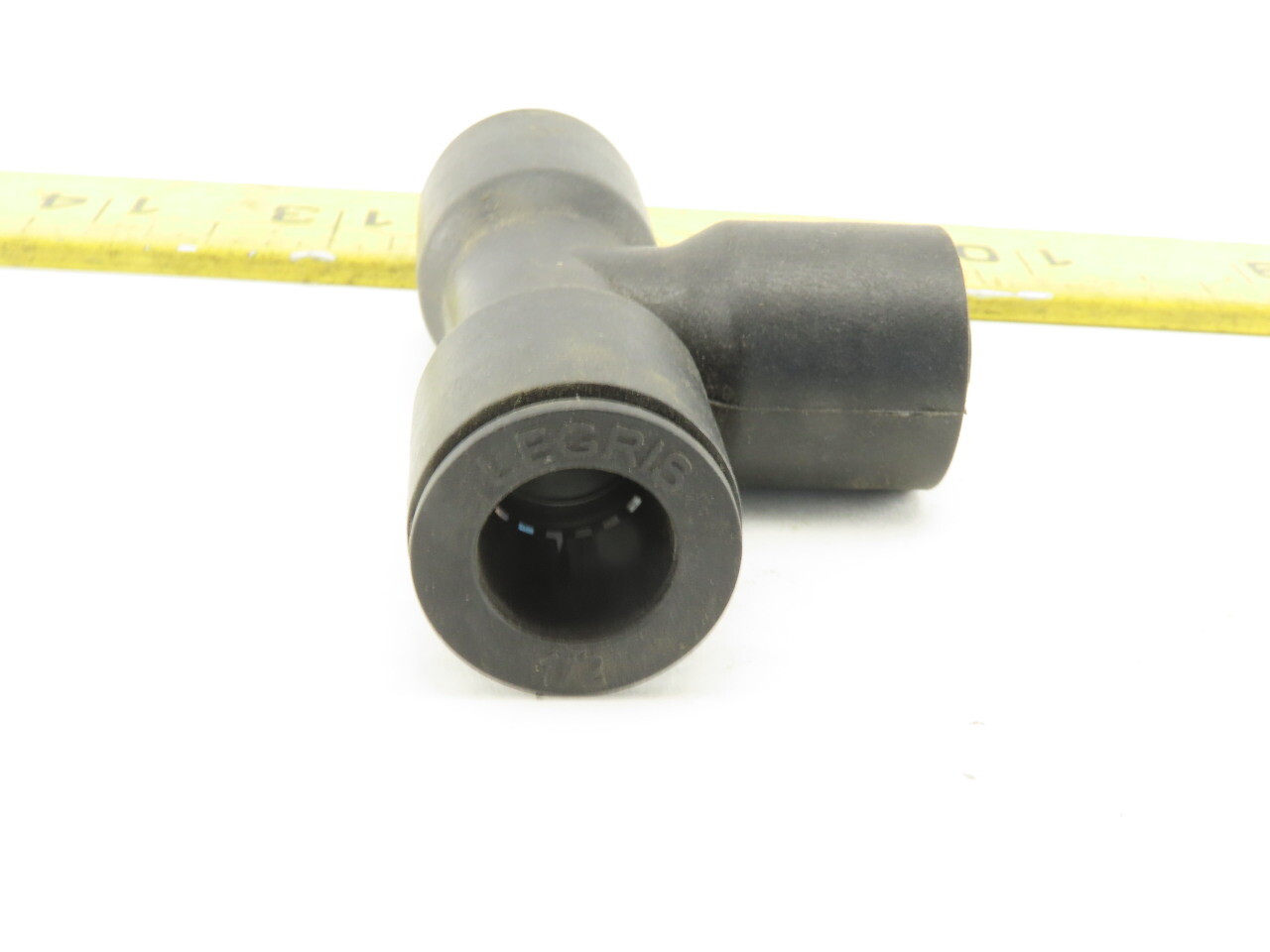 Legris Nylon Union Tee Fitting Push to Connect 1/2″ X 1/4″ X 1/2″ lot of 9