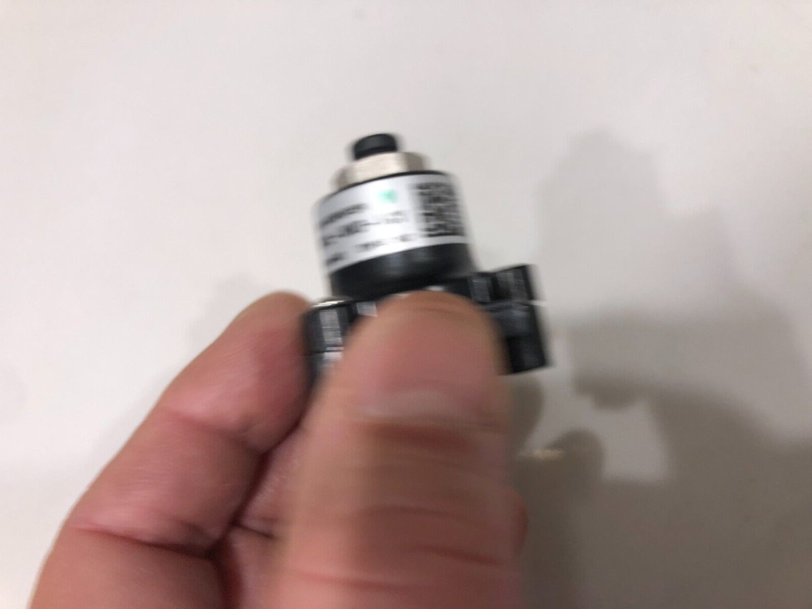 IMI Norgren RM1L-NND-NCV Low Flow Miniature Precision Cartridge Regulator