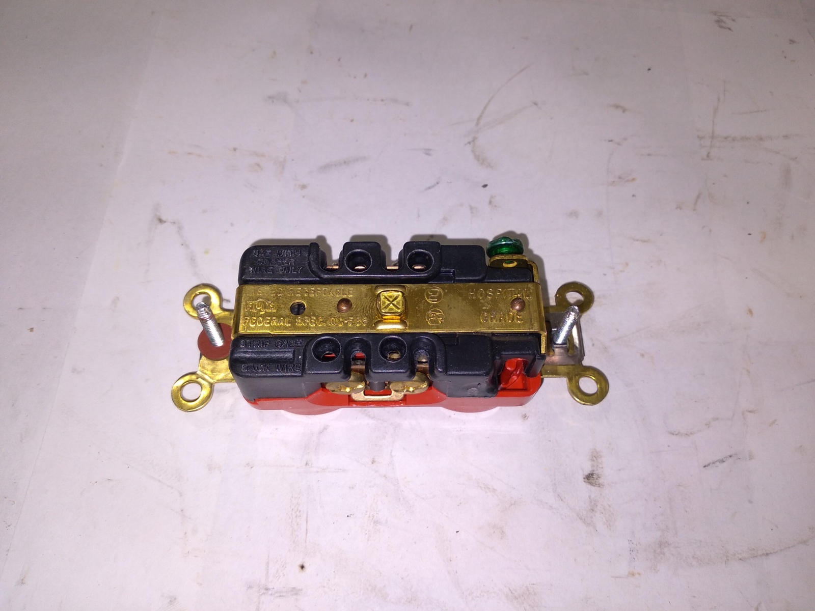 HUBBELL HBL8300HR 2POLE 3WIRE 20A 125V